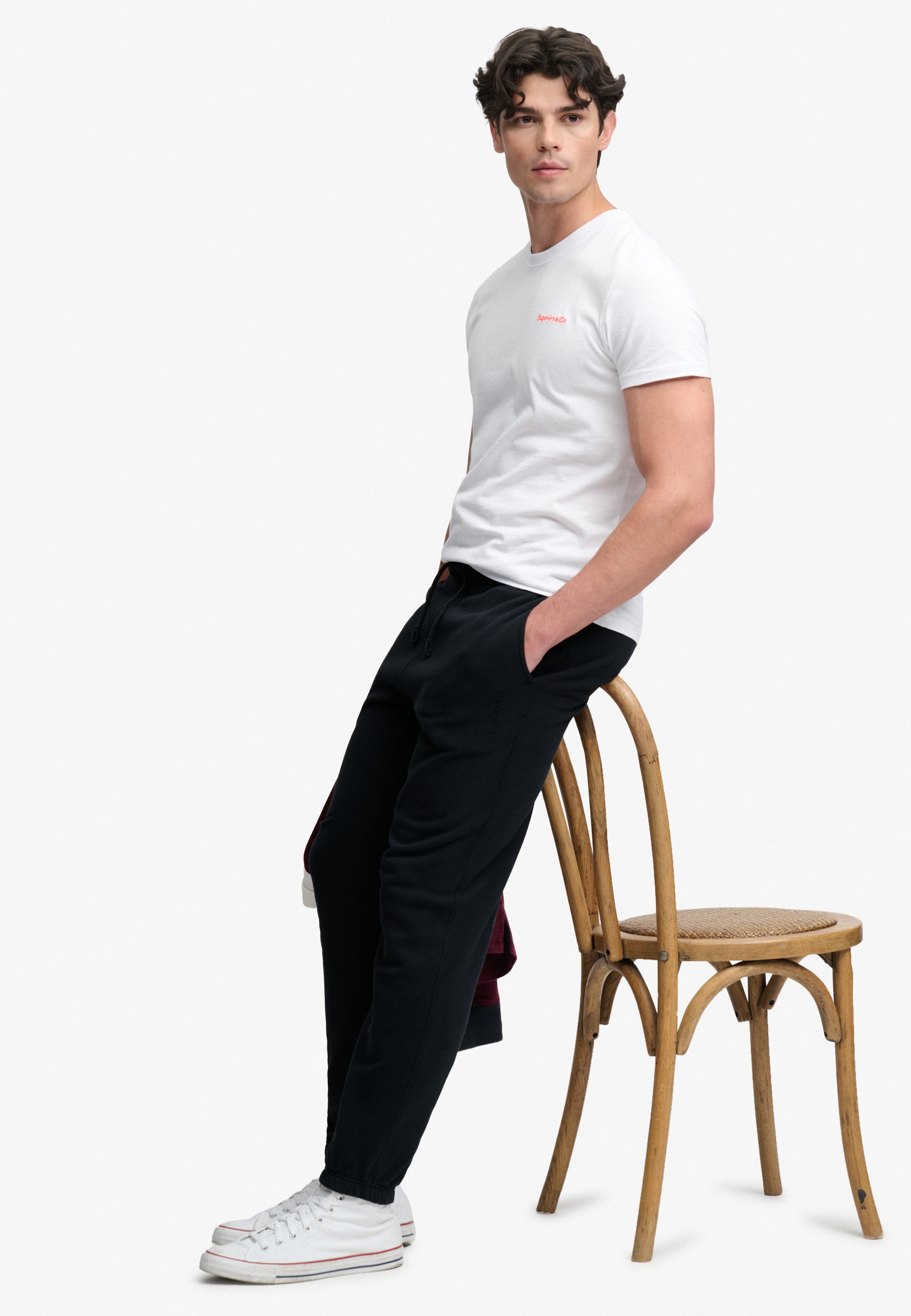 Superdry Pantalon sweat »ESSENTIAL COMPANY LOGO JOGGER«  mélange coton, coupe décontractée