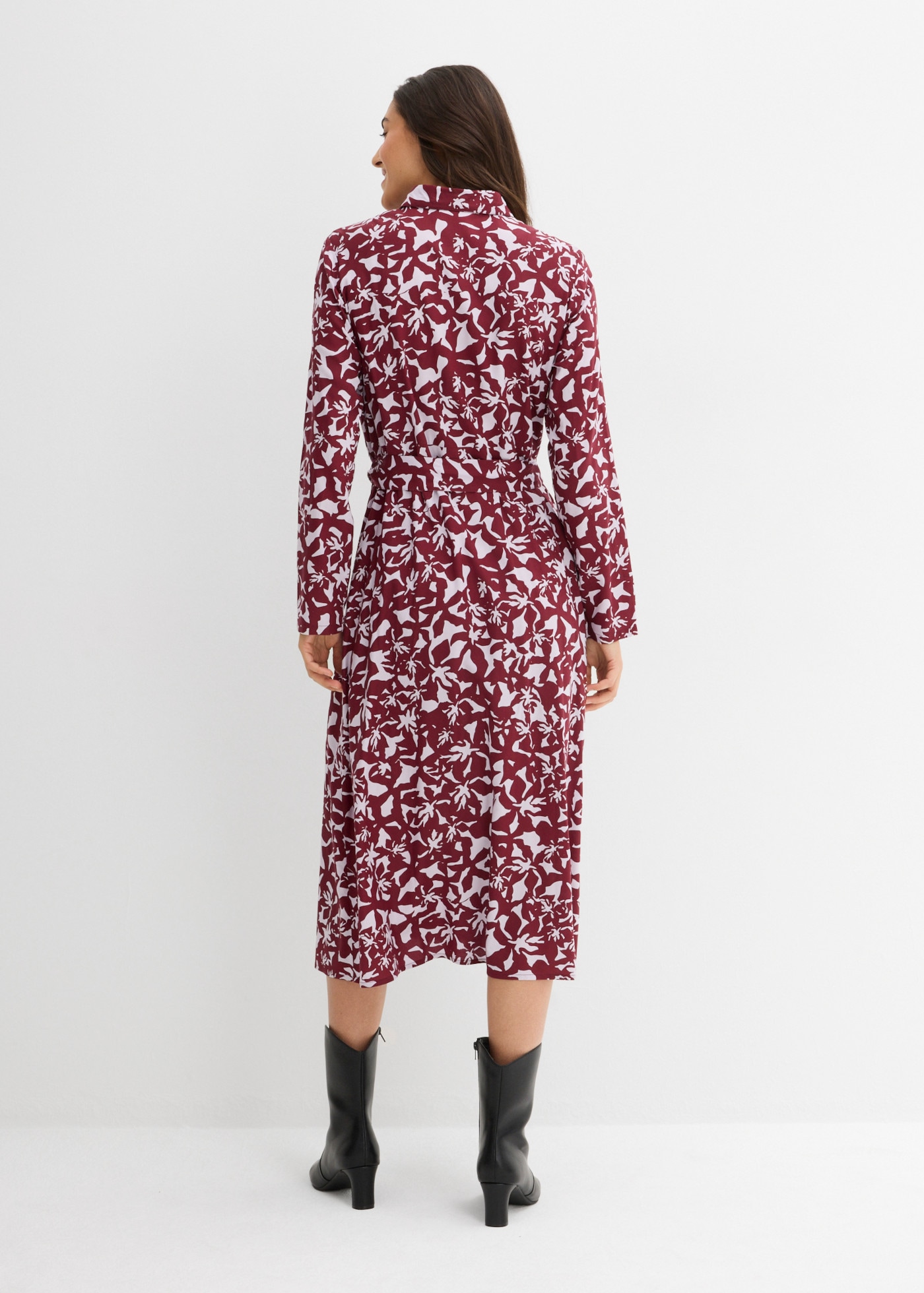 bonprix Robe chemisier avec col chemisier, en viscose, coupe fluide