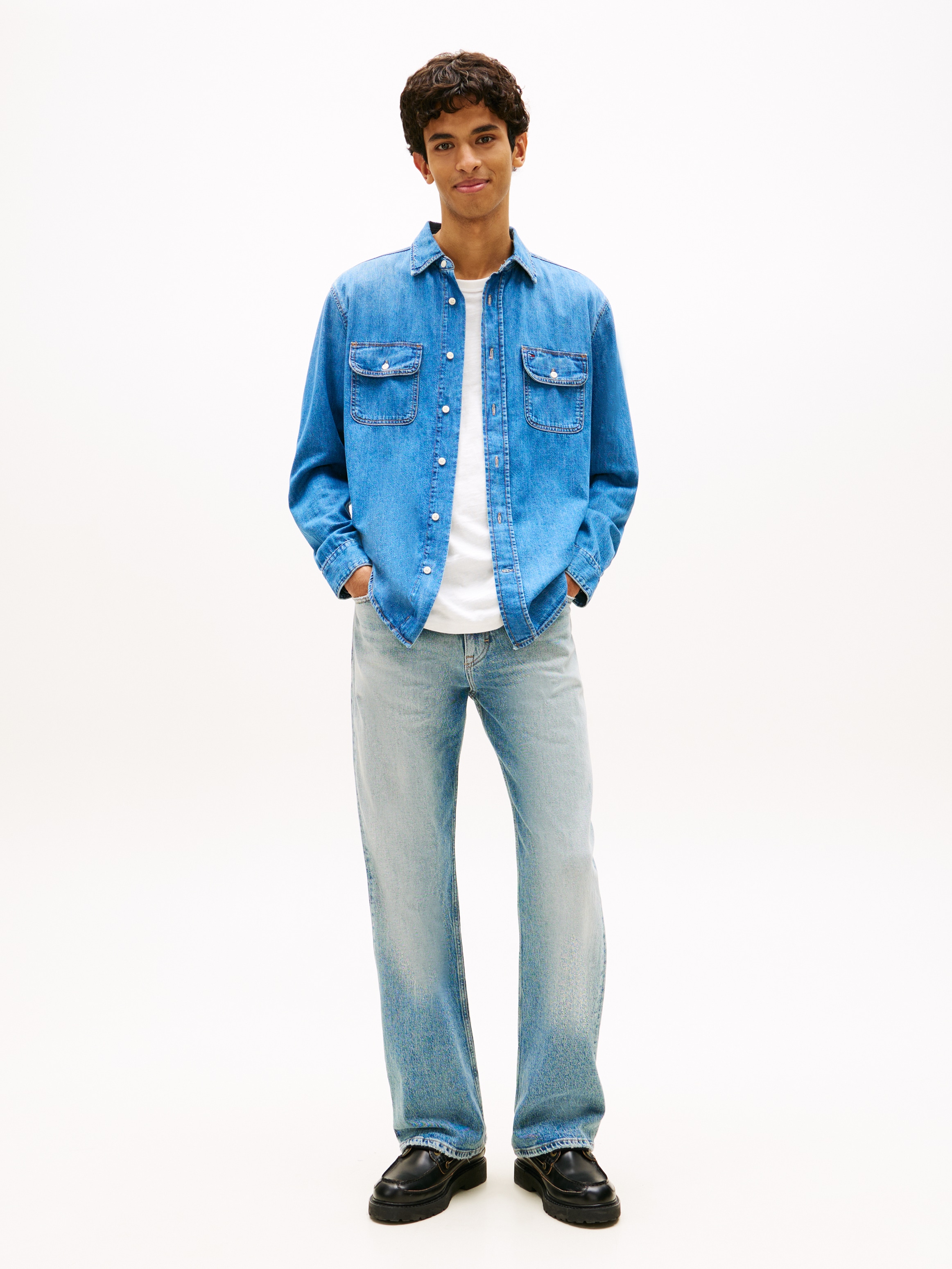 Tommy Jeans Chemise en jean »RELAXED DENIM SHIRT« Relaxed fit mit Brusttaschen