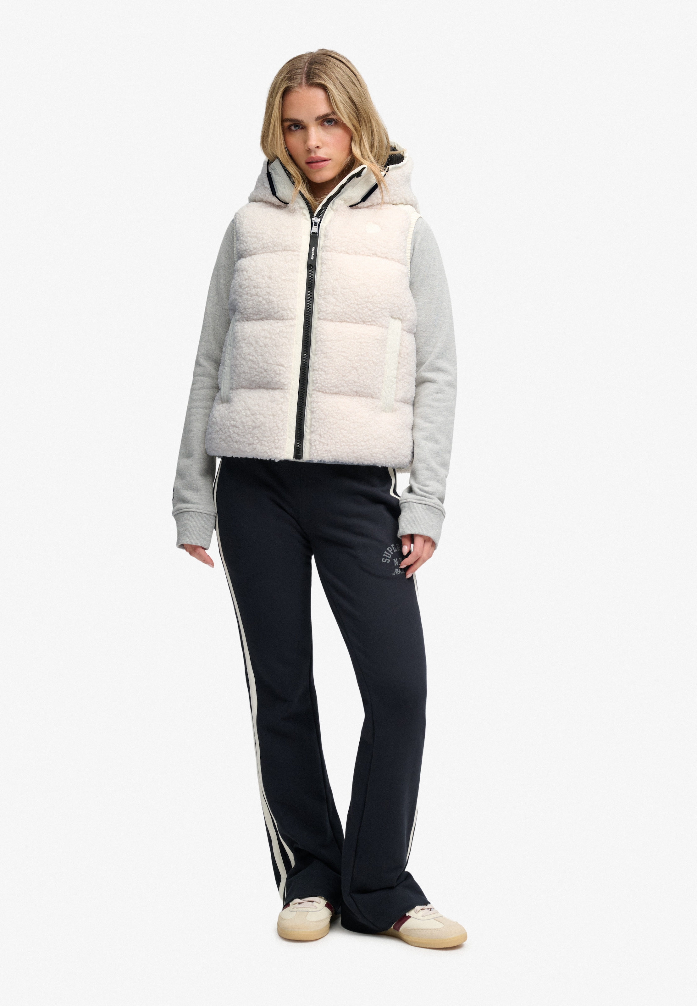 Superdry Gilet matelassé »BORG BAFFLE GILET« Kunstfaser, straight fit, aussen mit Teddyfell