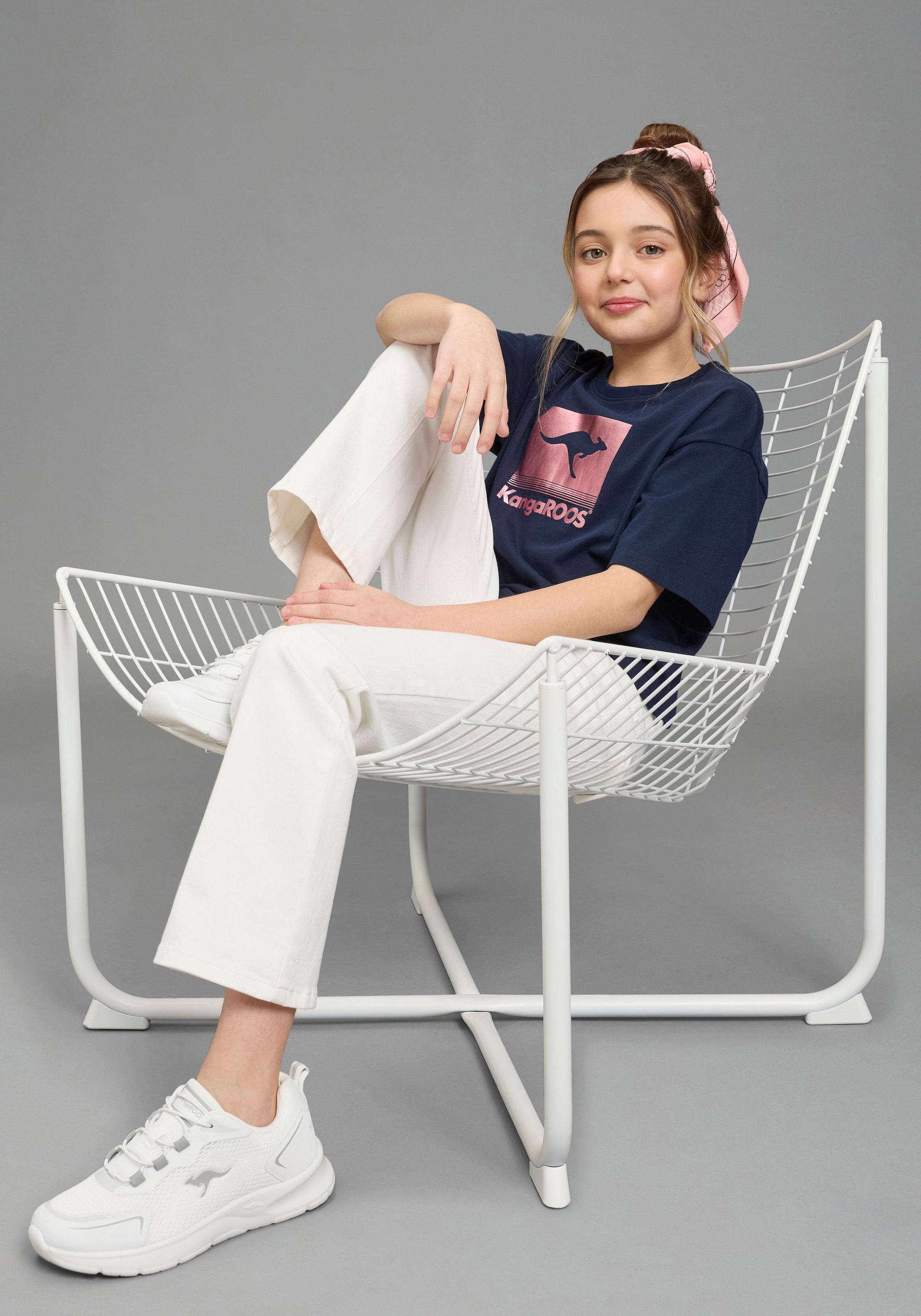 KangaROOS T-shirt »Kurze Form mit Folienprint für Mädchen« coupe confortable, manches courtes, avec imprimé tendance, en coton