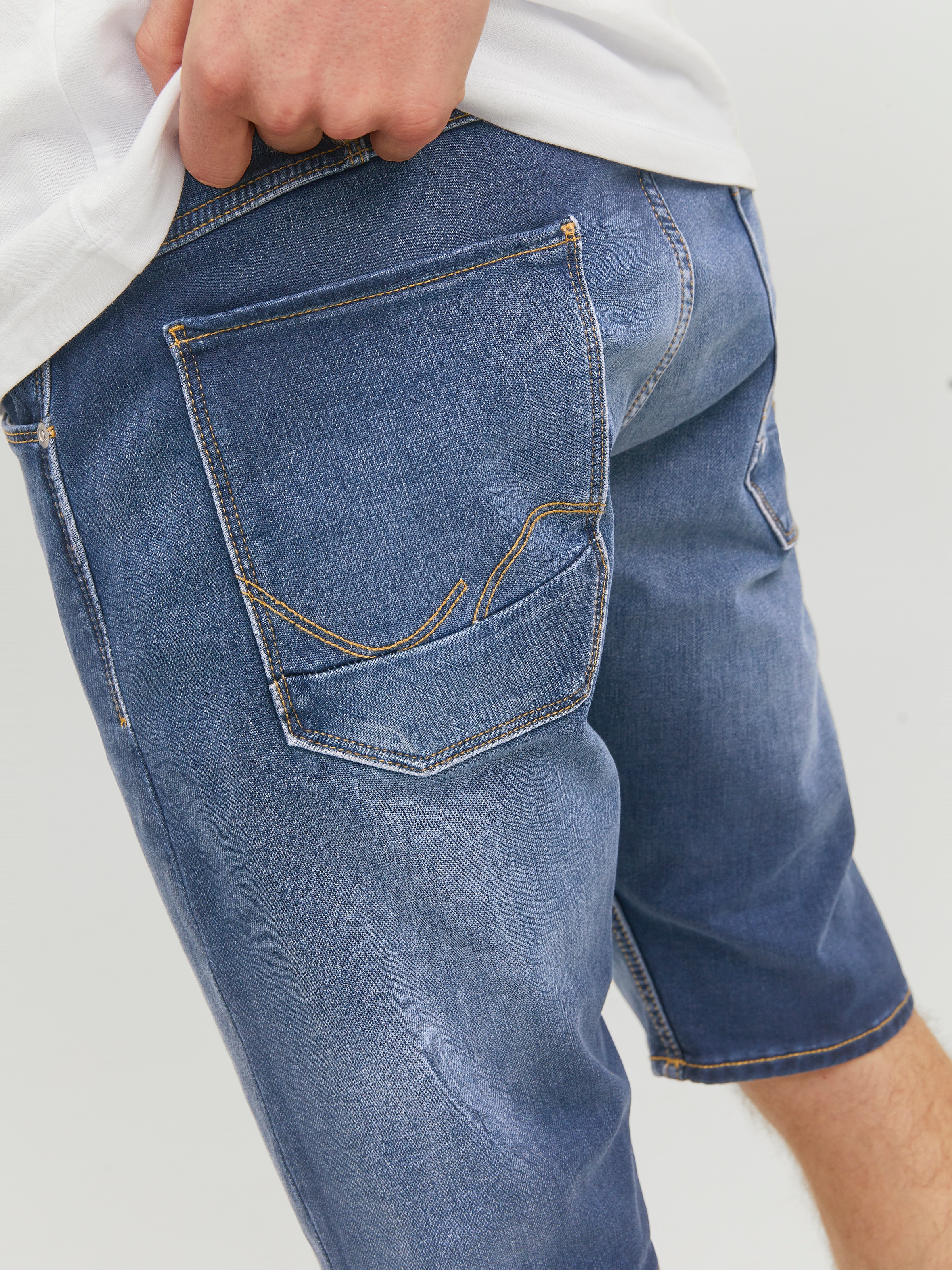 Jack & Jones Jeansshorts »JJISCALE JJLONG SHORTS GE 608 I.K SN«
