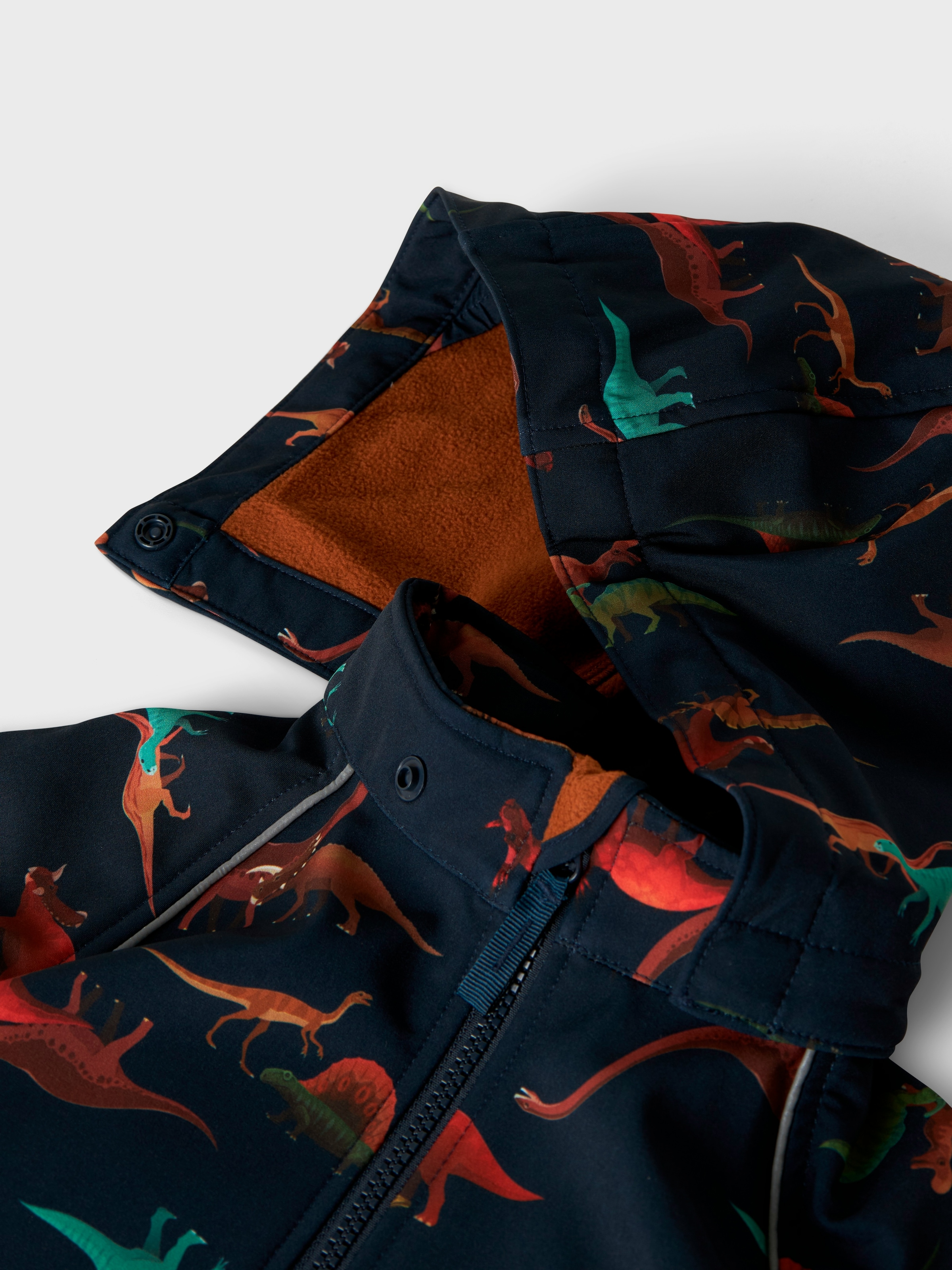 Name It Overall »NMMALFA08 SOFTSHELL SUIT AOP 1FO NOOS«, mit dekorativen und reflektierenden Details
