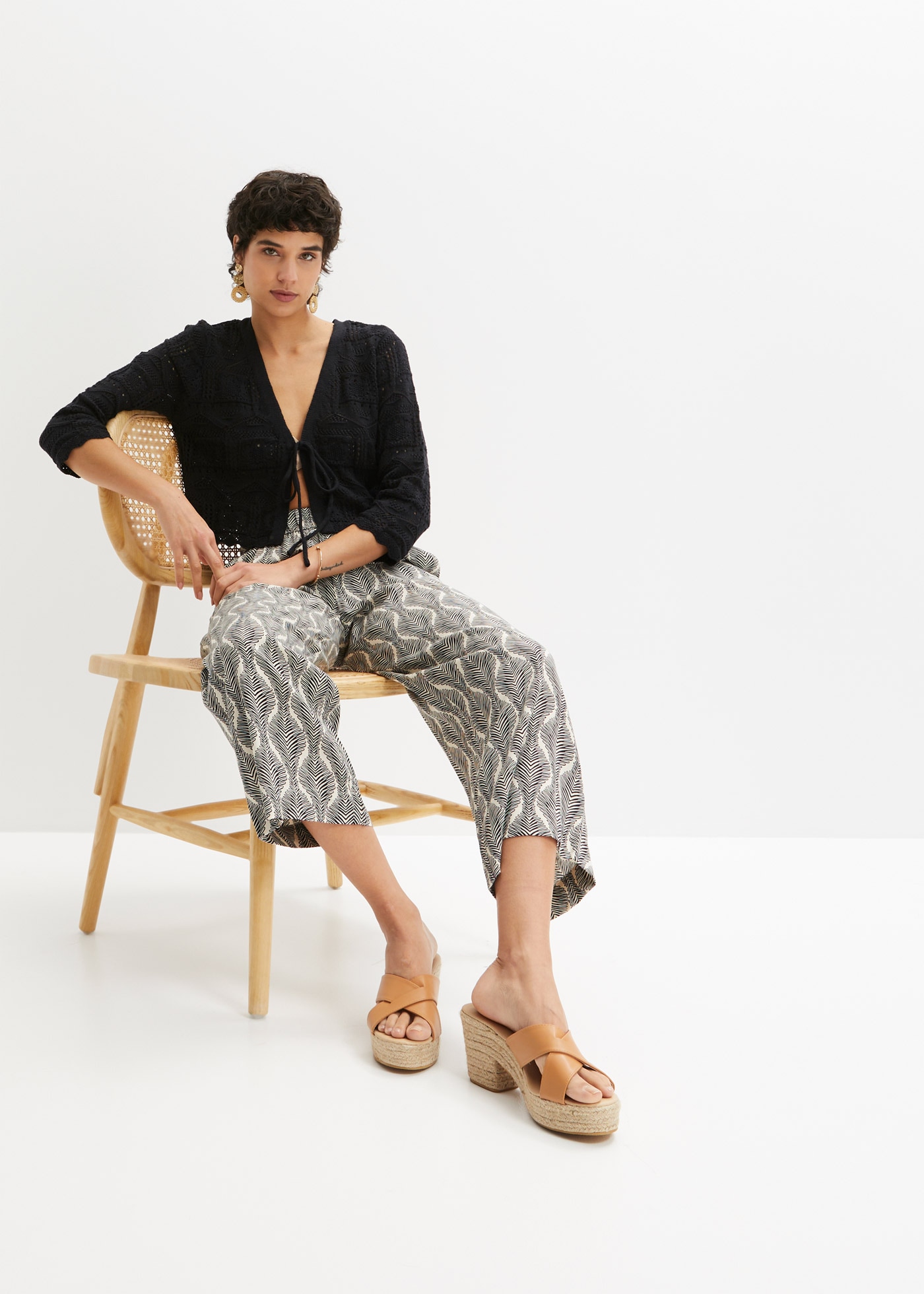 bonprix Veste en tricot ajouré »Ajour-Bolero« Coupe confortable, manches 3/4, boléro ajouré