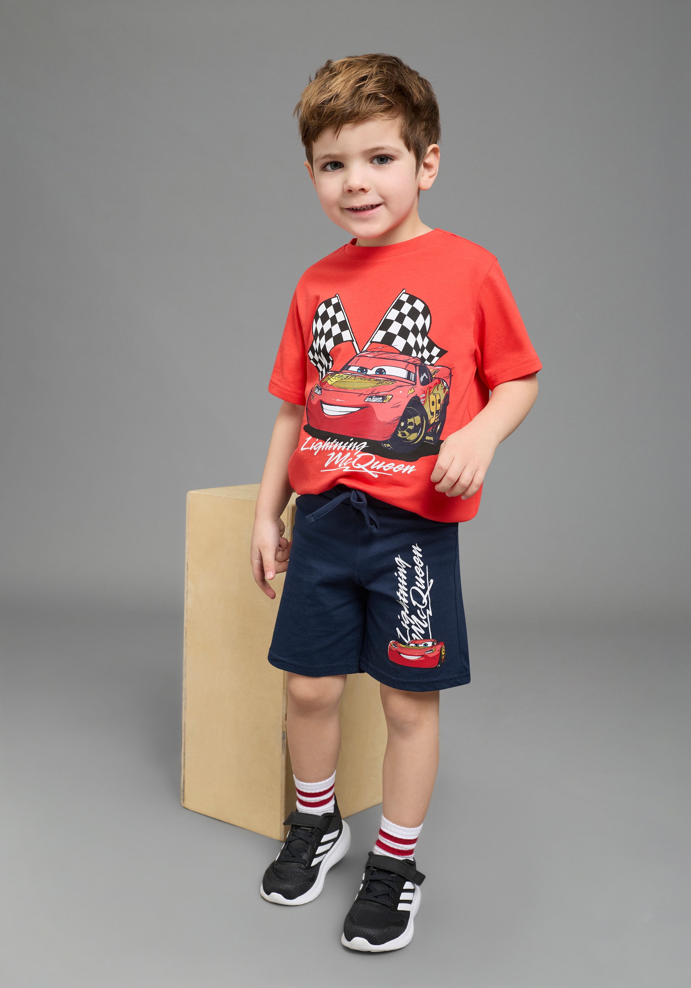 KIDSWORLD Shirt & Shorts »CARS 2tlg. Set T-Shirt+Hose: LIGHTNING MCQUEEN - Disney« Set, 2 tlg. Set, aus Baumwolle. Artikel fällt klein, bitte grösser bestellen