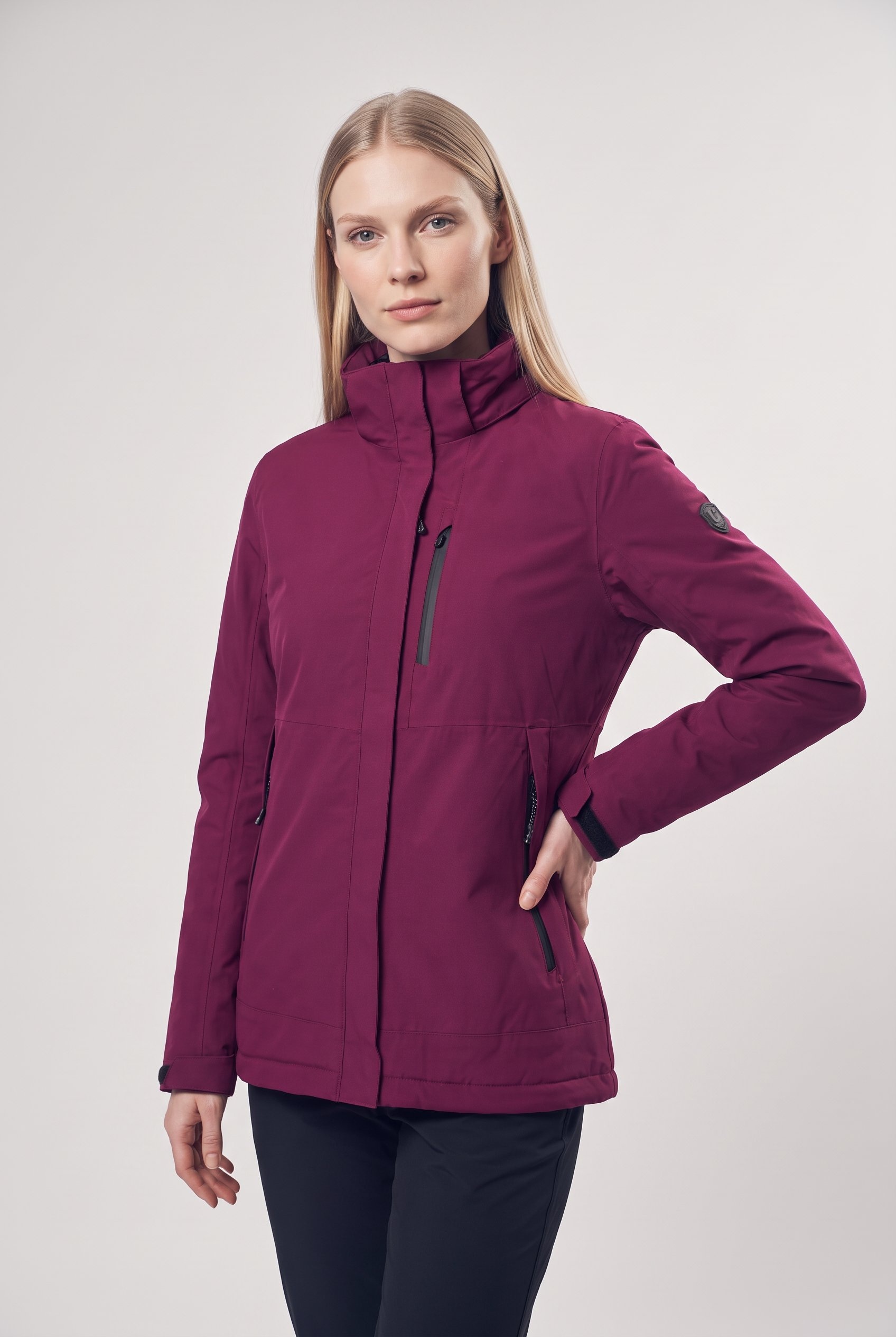 Killtec Veste fonctionnelle »KOW 219 WMN JCKT« avec capuche avec capuche amovible et réglable, coupe-vent, respirant