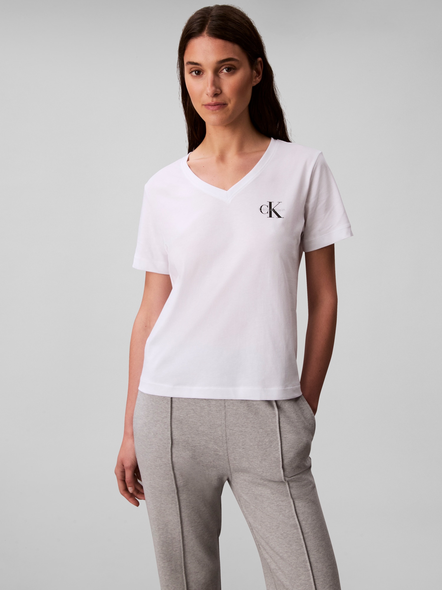 Calvin Klein Jeans T-Shirt »A- Logo VN 2 pack Tee« Packung, 2er-Pack, 2 Stk. Mit V-Ausschnitt