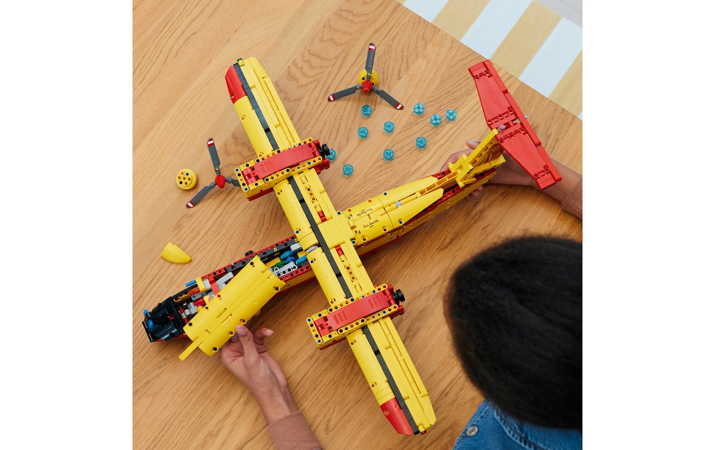 LEGO® Konstruktionsspielsteine »Technic Löschflugzeug 42152«