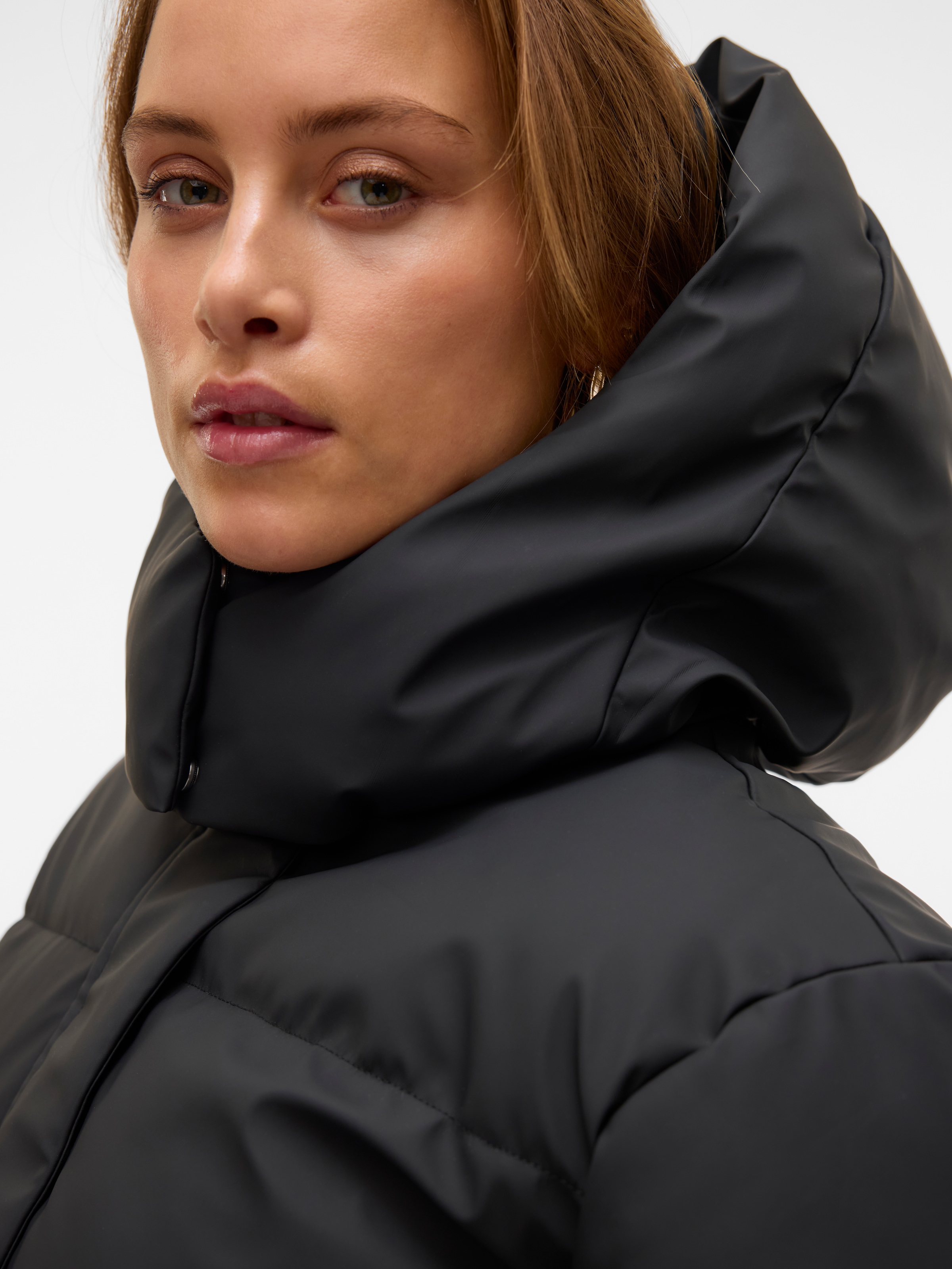 Vero Moda Veste matelassée »VMGRETAKYLIE SHORT COATED JACKET NOOS« avec capuche similicuir