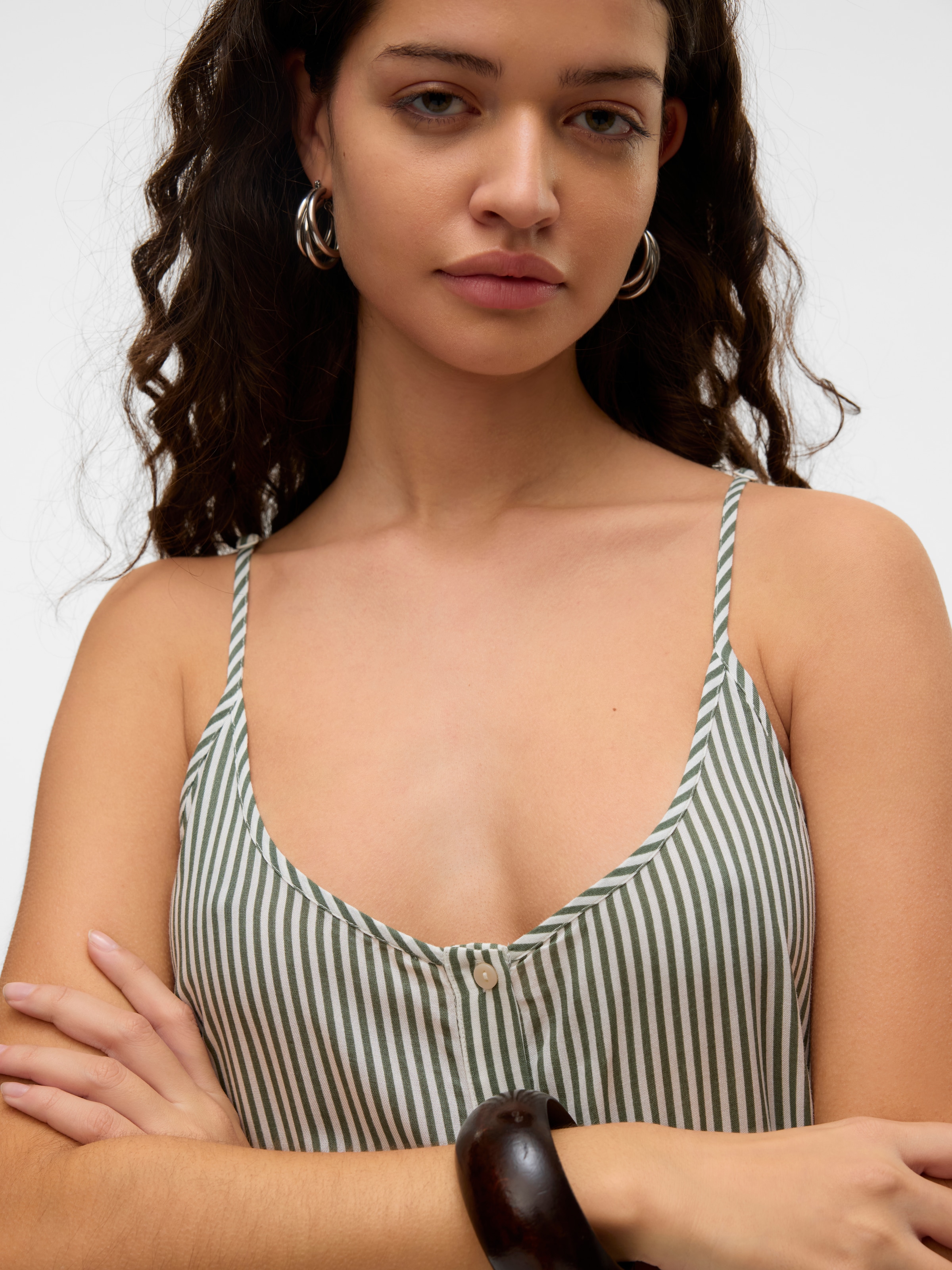 Vero Moda Robe à bretelles »VMBUMPY SHORT SINGLET DRESS WVN GA NOOS« Sommerkleid,