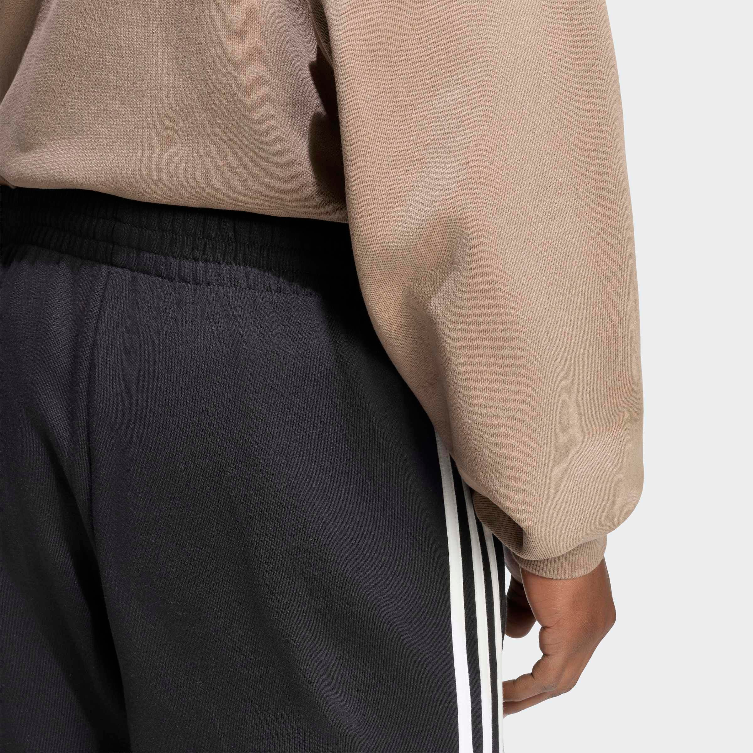 adidas Sportswear Pantalon de sport »ESSENTIALS 3-STREIFEN, FRENCH TERRY, SCHMAL ZULAUFEND, BÜNDCHEN«