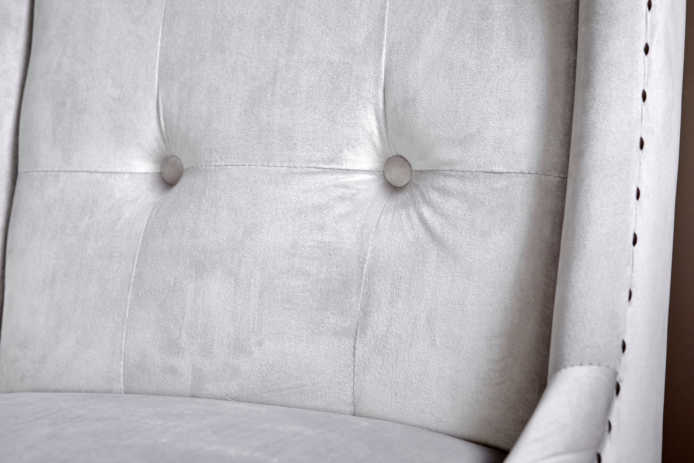Jahnke Esszimmerstuhl »SAVIK NORFOLK« () 1 Stk.Nieten-Optik mit edler Absteppung, Griff an Rückenlehne