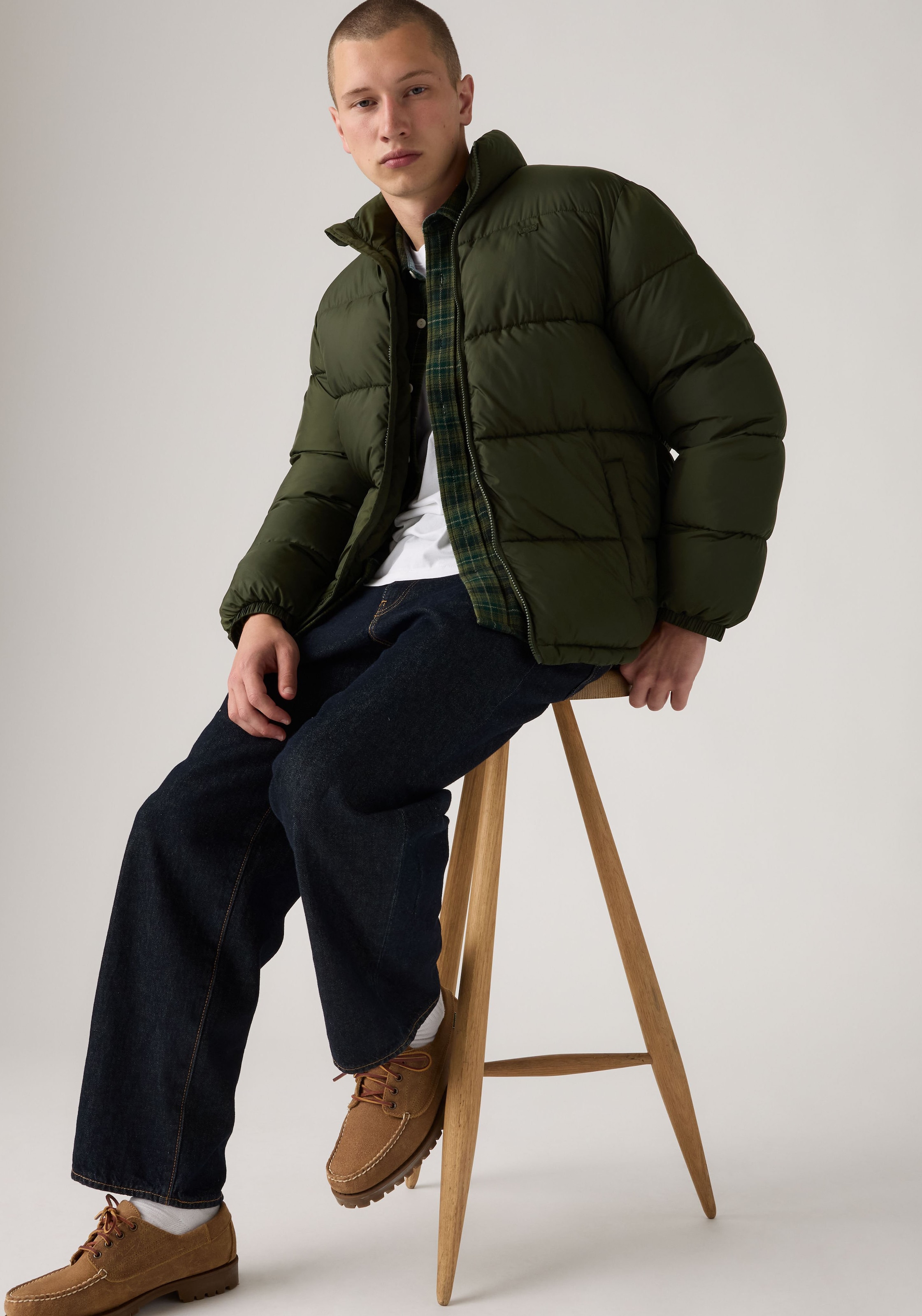 Levi's® Veste matelassée »PIEDMONT SHORT PUFFER« sans capuche avec fermeture éclair et col montant