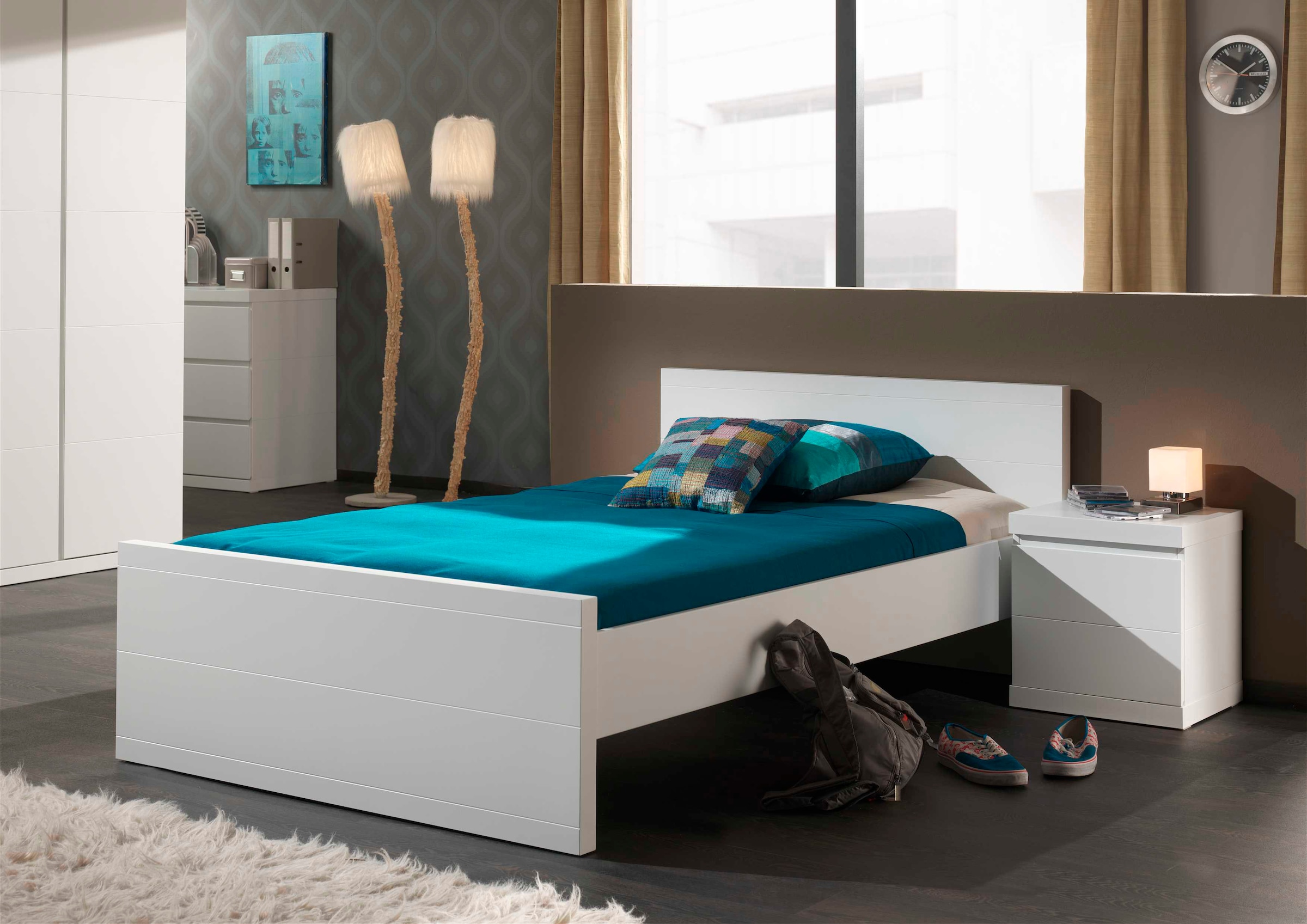 Vipack Nachtschrank Made in Europe,  Nachtkonsole in gradlinigem Design, mit 1 Tür, Ausf. Weiss lackiert