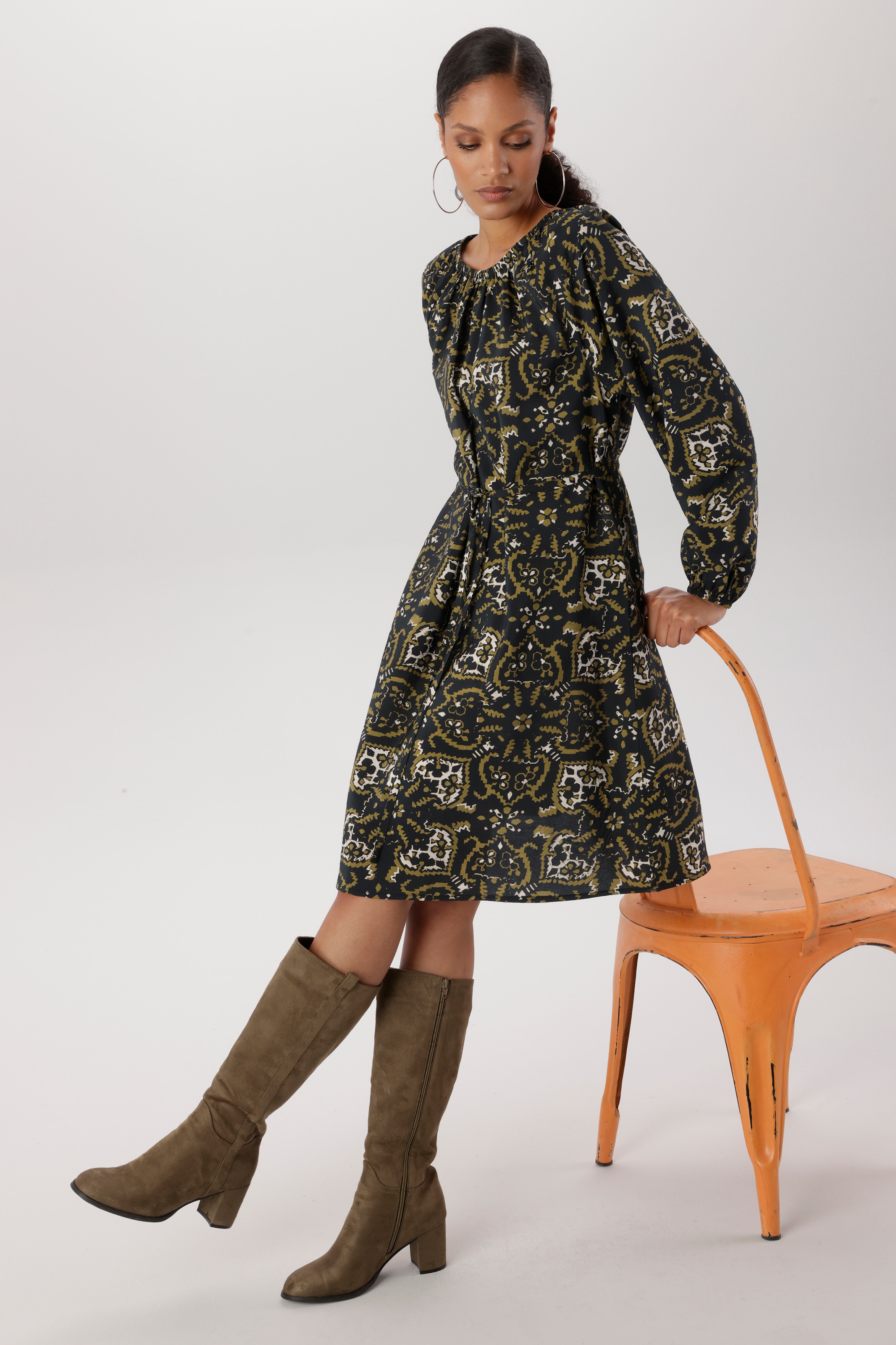 Aniston SELECTED Robe chemisier 2 tlg. Avec élastique au niveau de l'encolure - NOUVELLE COLLECTION