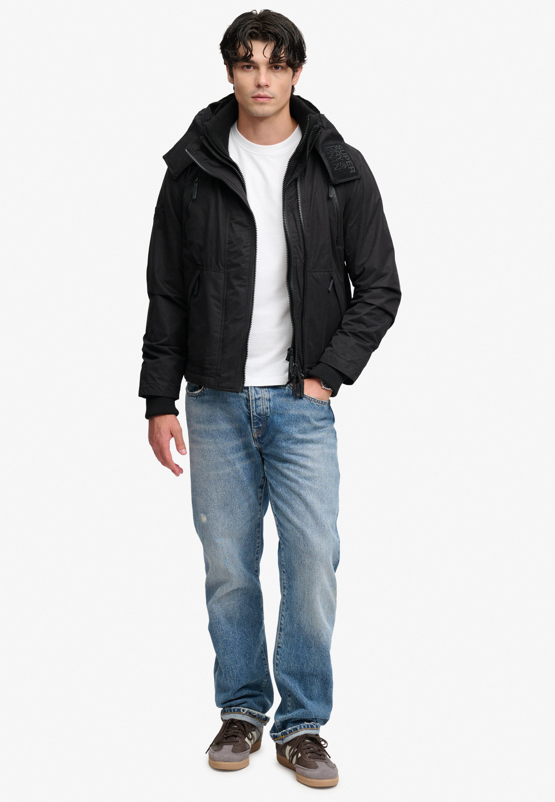 Superdry Veste d'extérieur »HOODED MF ARCTIC WINDCHEATER« avec capuche fibre synthétique, coupe ample