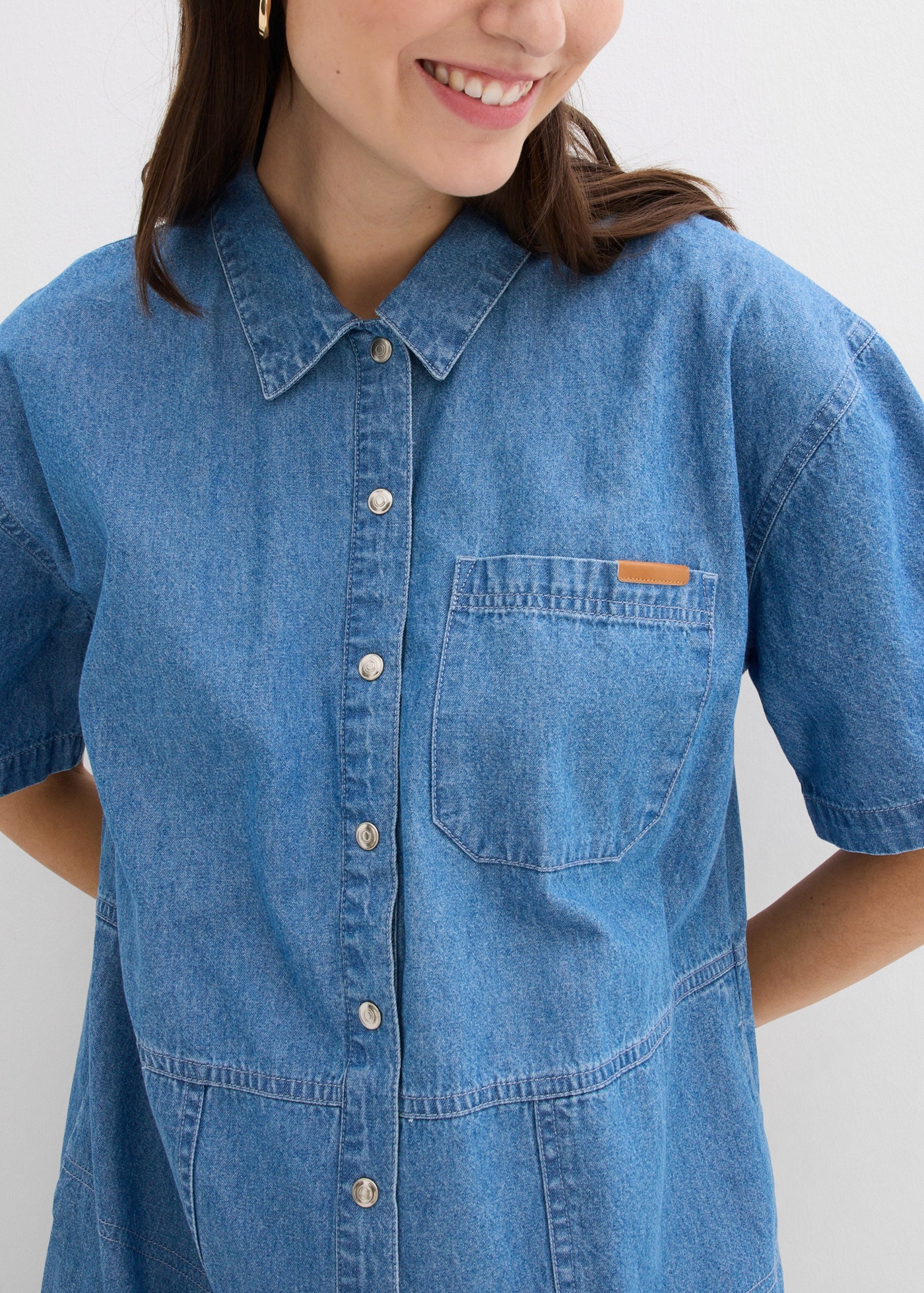 bonprix Jeanskleid »Jeanskleid, Oversized« 2 Stk. tlg. Brusttasche für lässigen Look, aus Baumwolle, Oversize-Passform