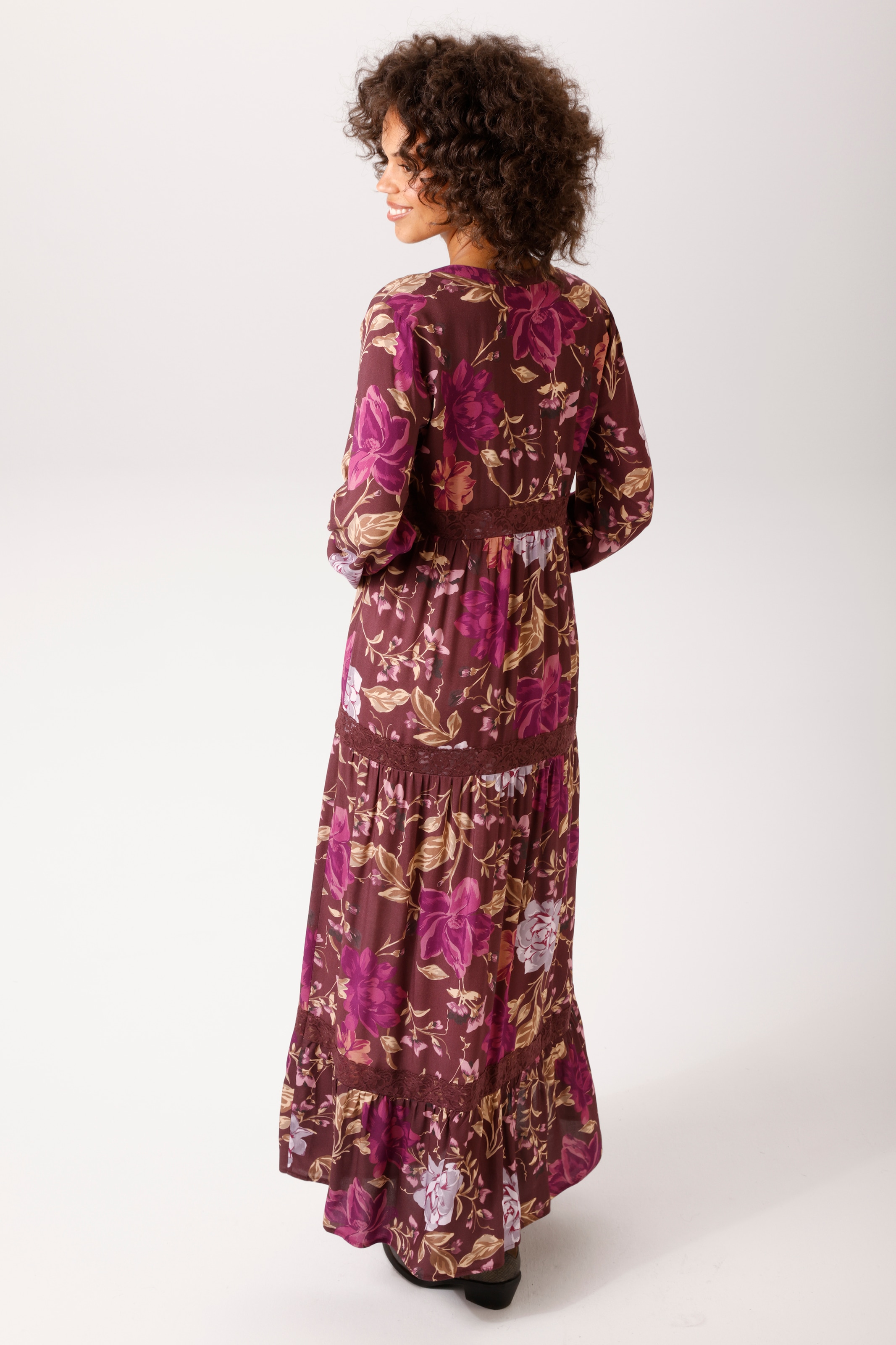 Aniston CASUAL Maxi robe orné de bordures en dentelle - NOUVELLE COLLECTION