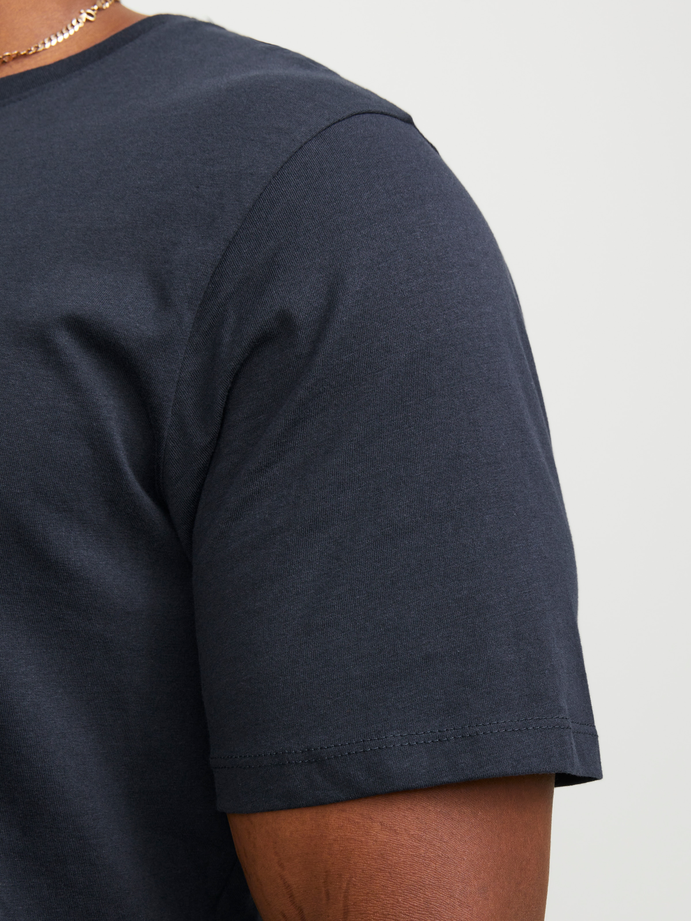 Jack & Jones PlusSize T-Shirt »NOA TEE« mit abgerundetem Saum, bis Grösse 6XL