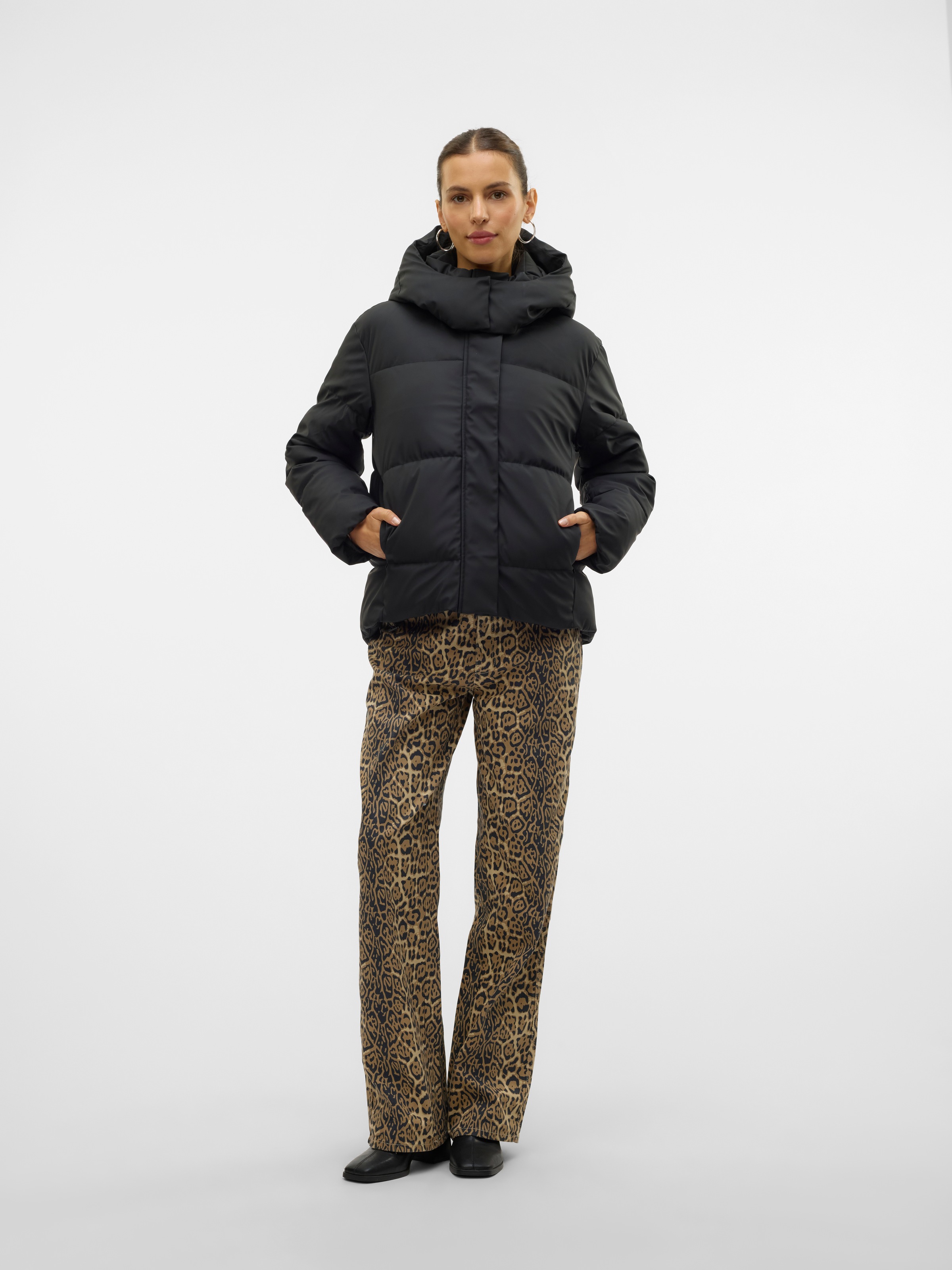 Vero Moda Veste matelassée »VMGRETAKYLIE SHORT COATED JACKET NOOS« avec capuche similicuir