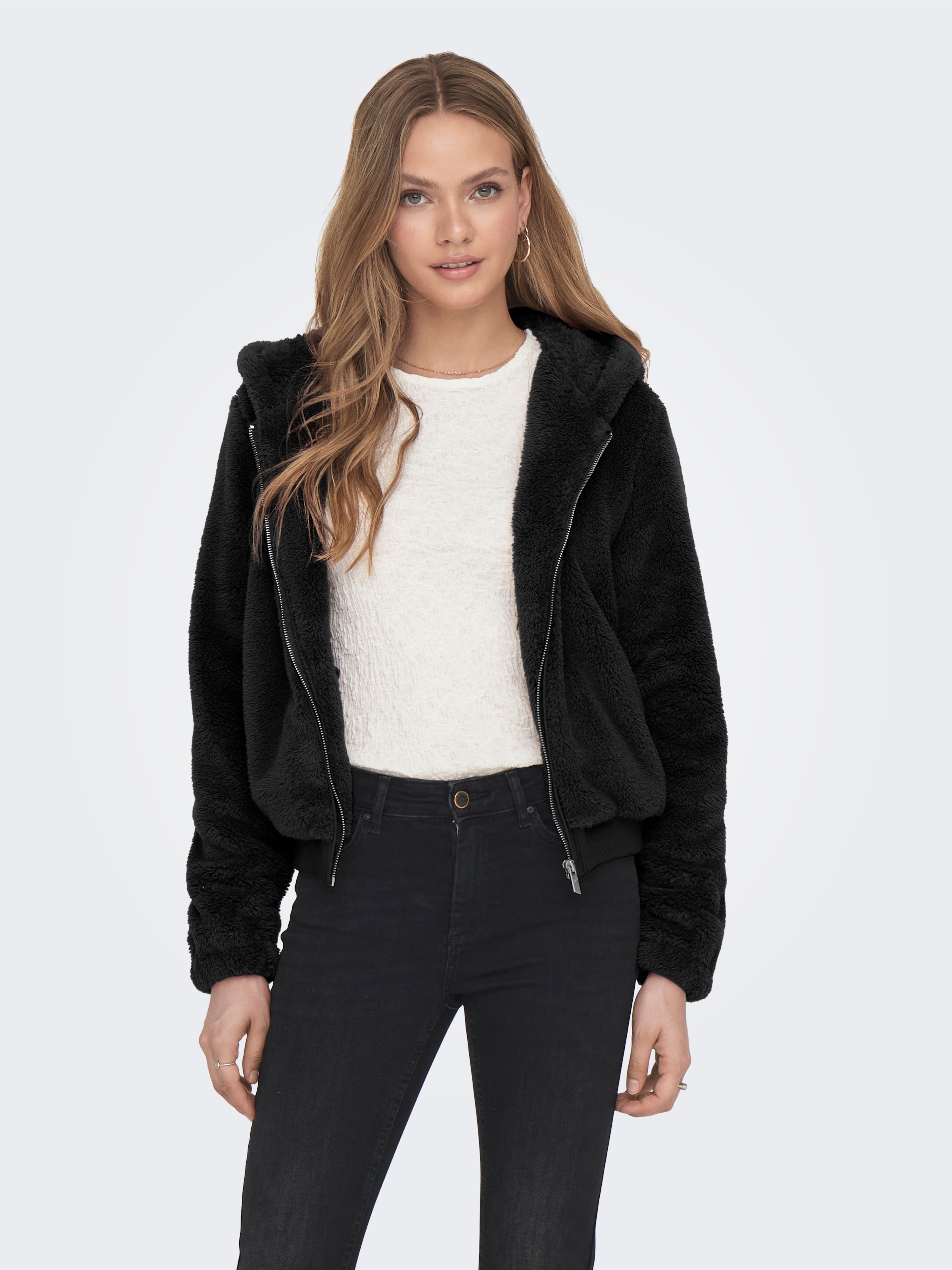 ONLY Kapuzenplüschjacke »ONLNEWANNA CONTACT SHERPA JKT OTW NOOS« mit Kapuze Kunstfaser