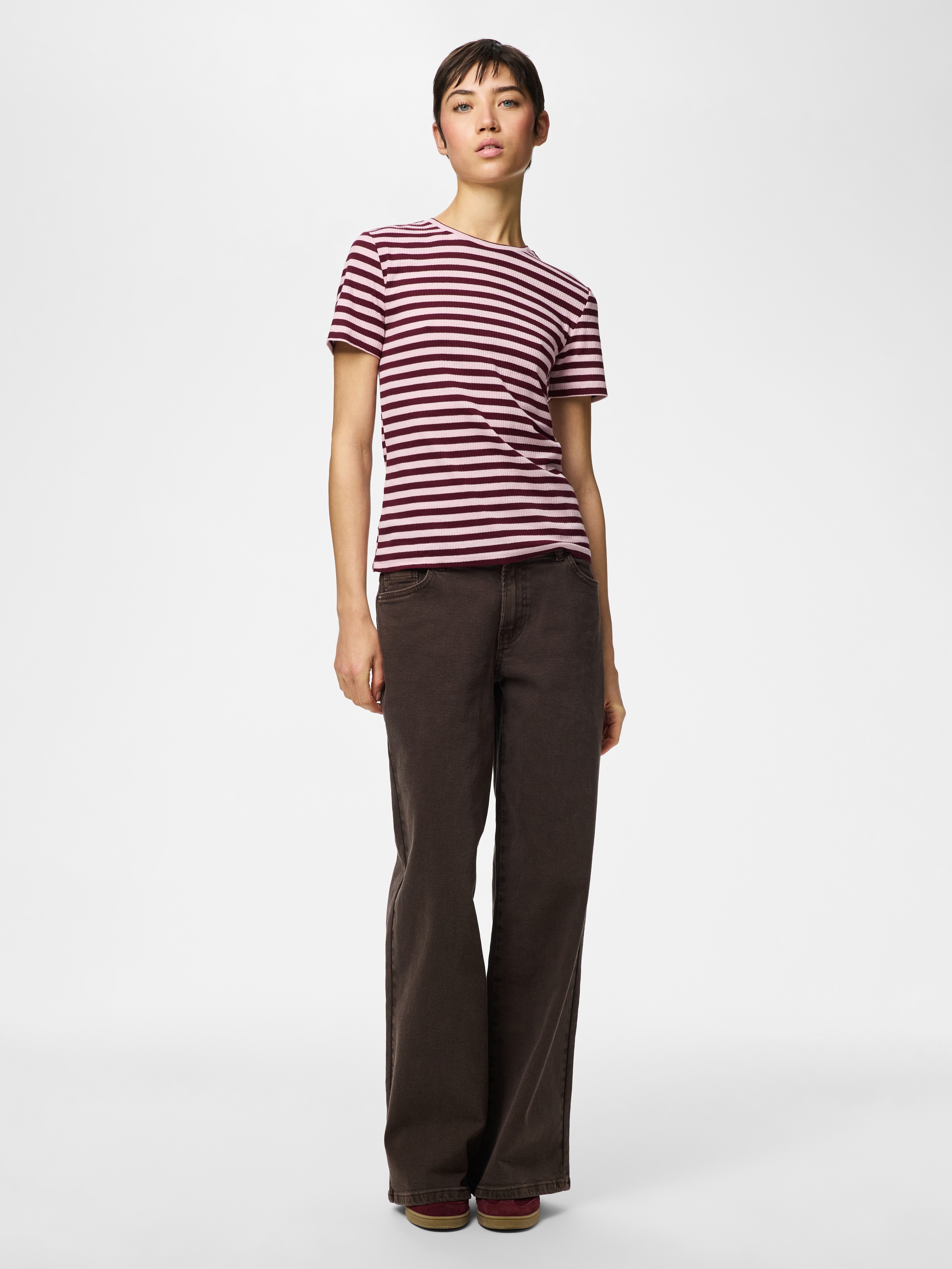 pieces Kurzarmshirt »PCRUKA SS TOP JRS NOOS BC« mit gerippter Struktur