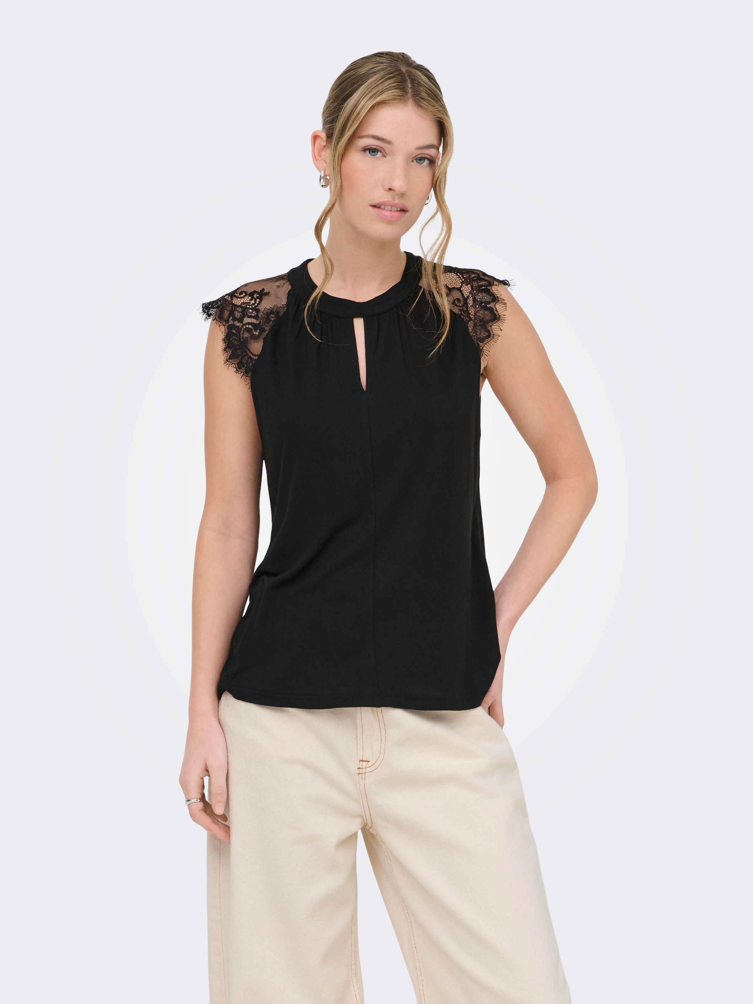 ONLY T-shirt à manches courtes »ONLNICOLA S/S TOP CS JRS« viscose, coupe regular fit, col rond