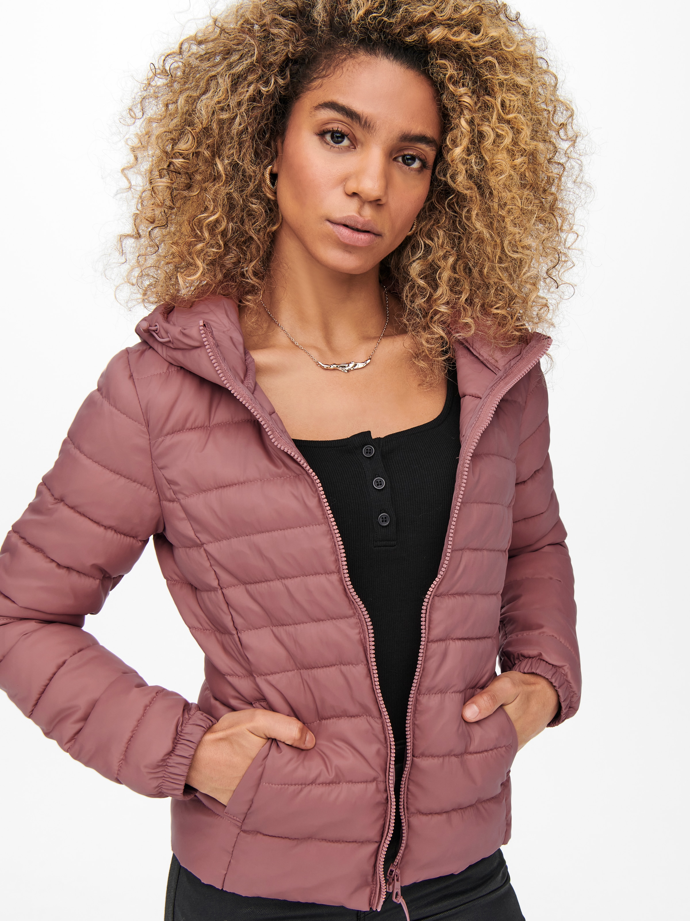 ONLY Veste matelassée »ONLTAHOE HOOD JACKET OTW NOOS« mit Kapuze in modisch kurzer Form