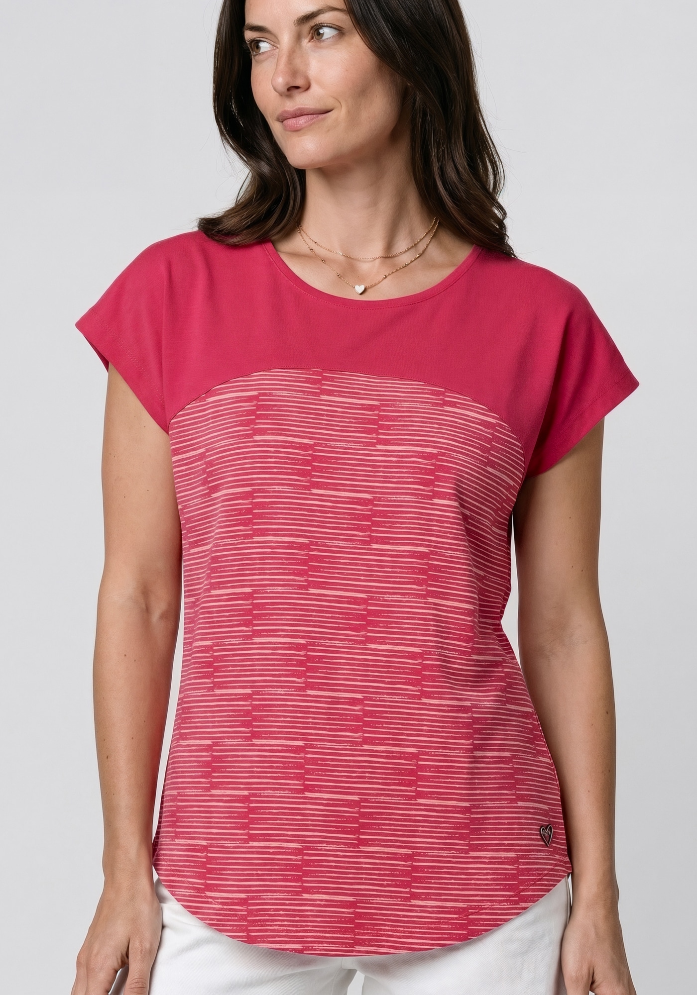 Alife & Kickin Shirt à col rond »FridaAK B« T-shirt basique polyvalent avec écusson cœur et ourlet arrondi