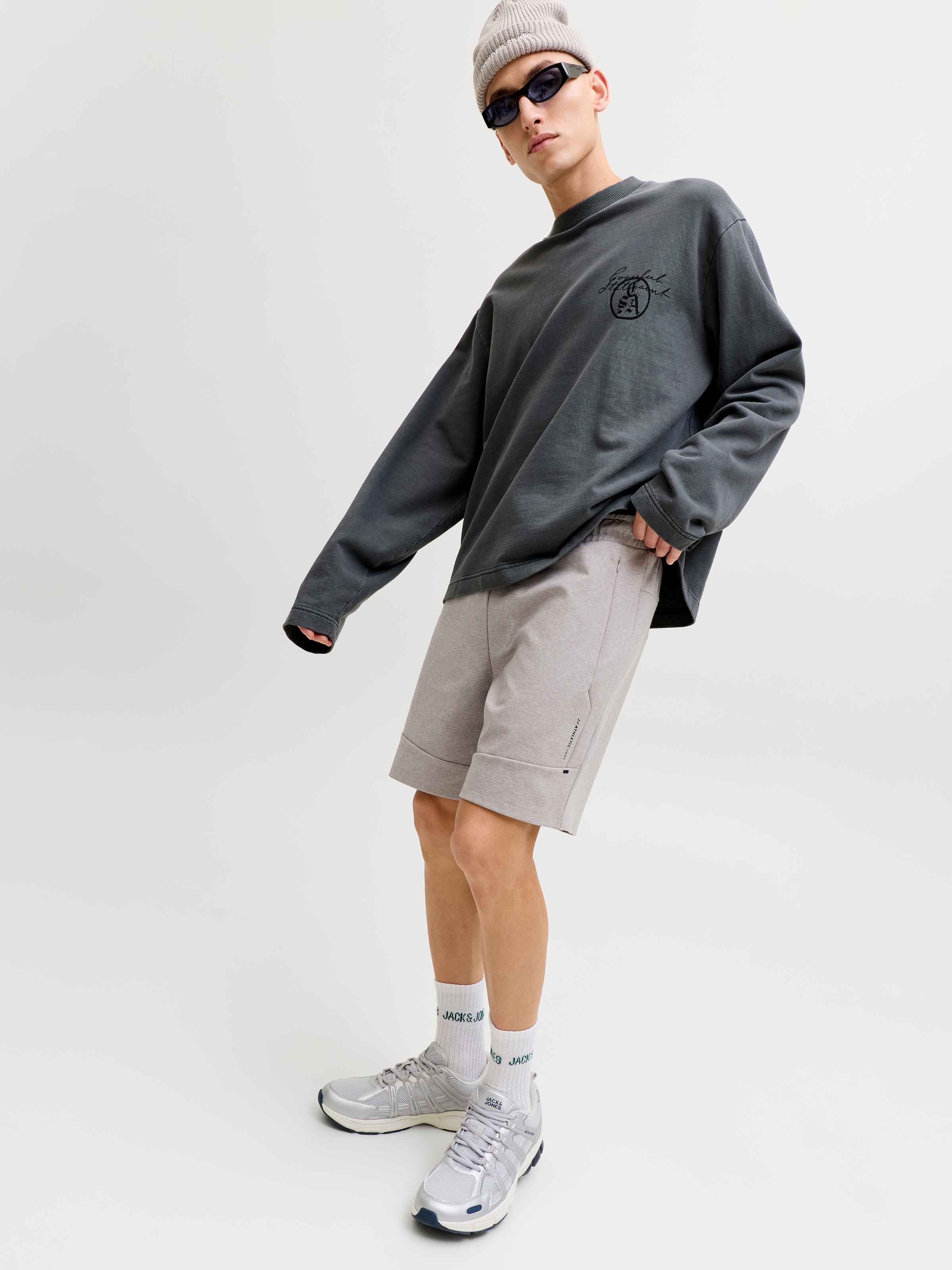 Jack & Jones Sweatshorts »JPSTGORDON BASE SWEAT SHORTS SRT SN«  mélange de matières avec stretch, coupe regular fit