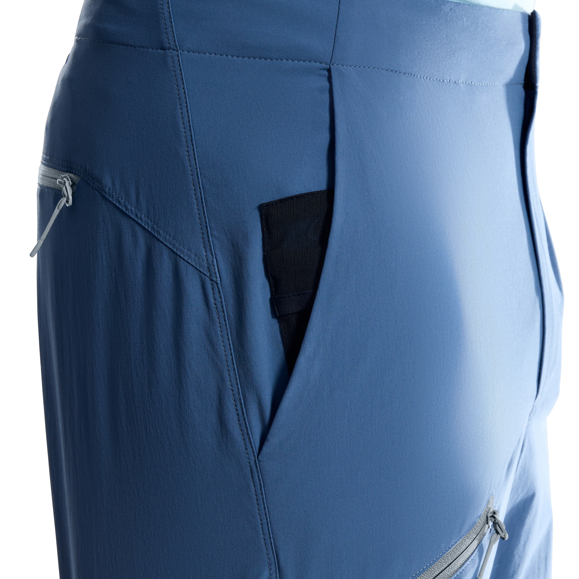 Berghaus Funktionsshorts »CALDBECK SHORT AM«  elastisches Material, leichtes Obermaterial, atmungsaktives Futter