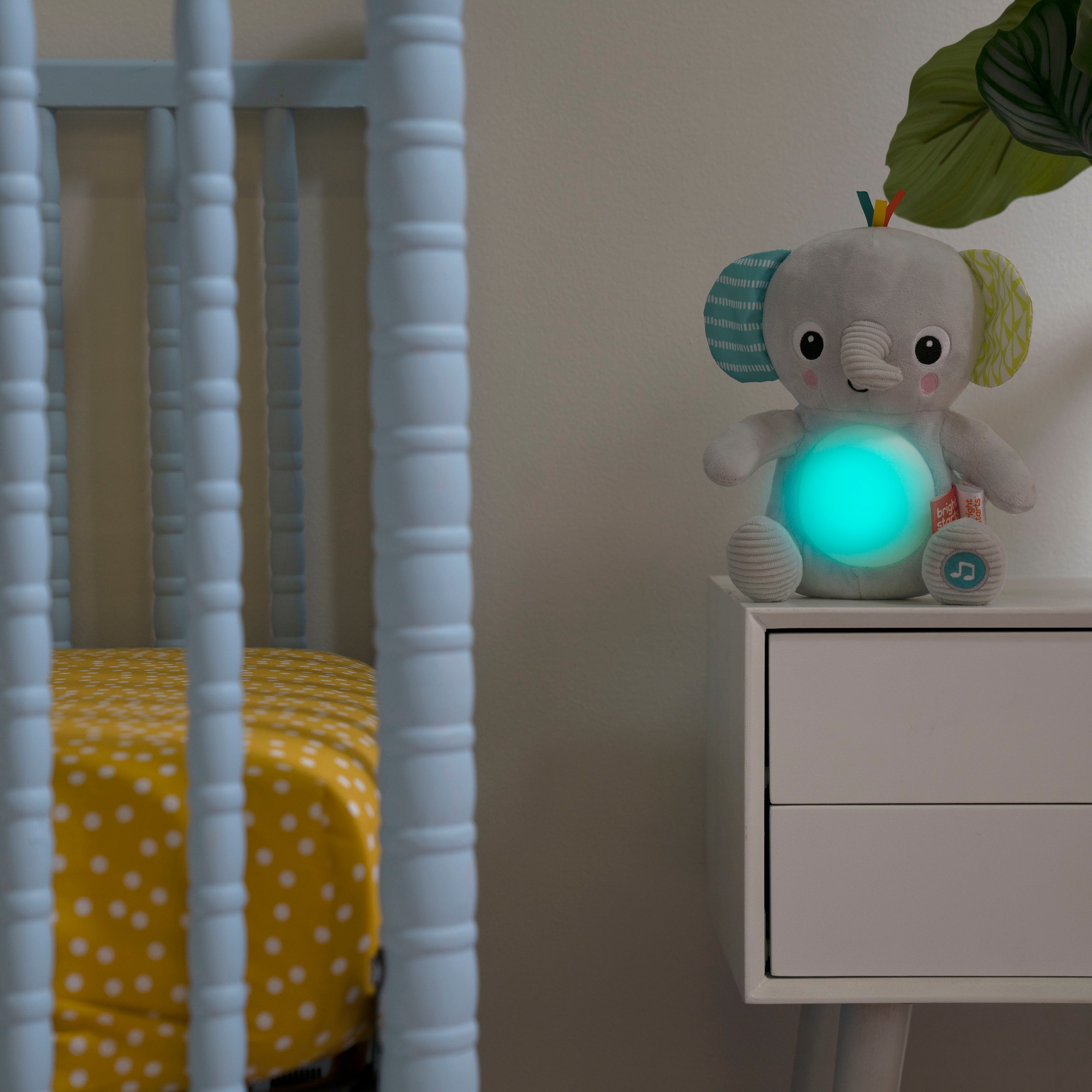 Bright Starts Plüschfigur »Hug-a-bye Baby™ Musical Light Up Soft Toy​« mit Licht und Soundeffekten