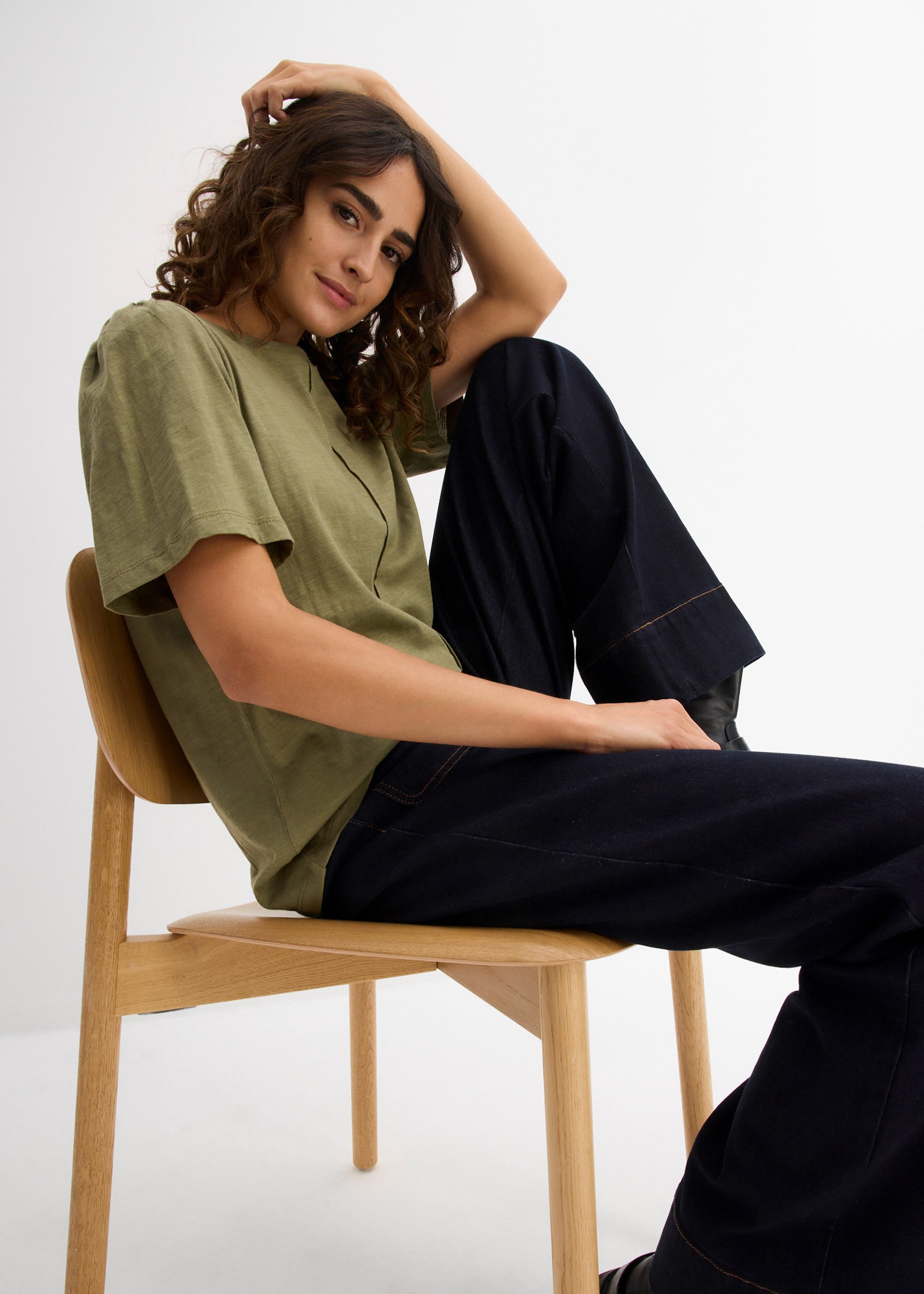 bonprix T-Shirt lockere Passform, weite Ärmel mit dezenter Raffung an der Schulter