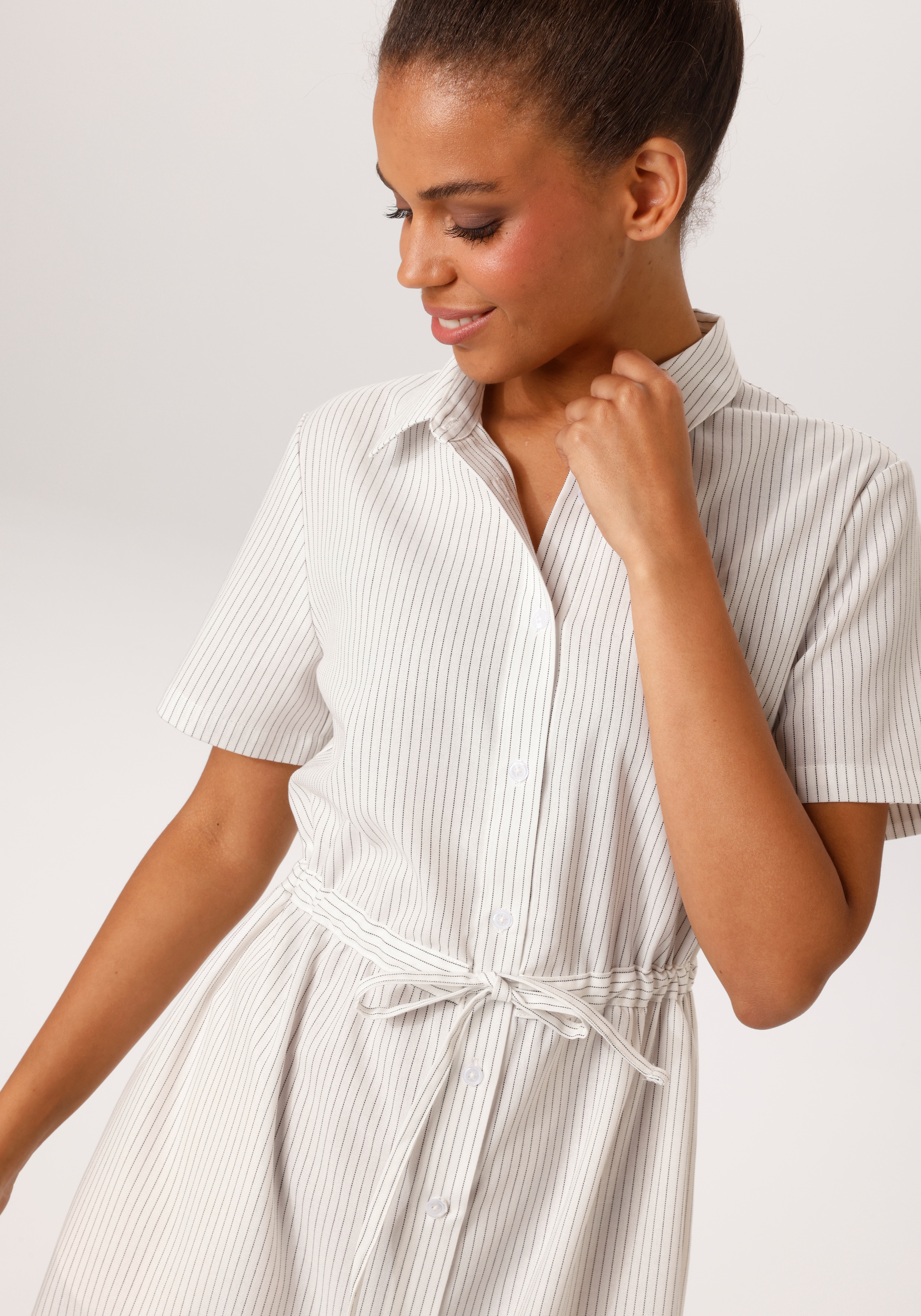 Aniston CASUAL Robe d'été im edlen Nadelstreifen-Dessin - NEUE KOLLEKTION