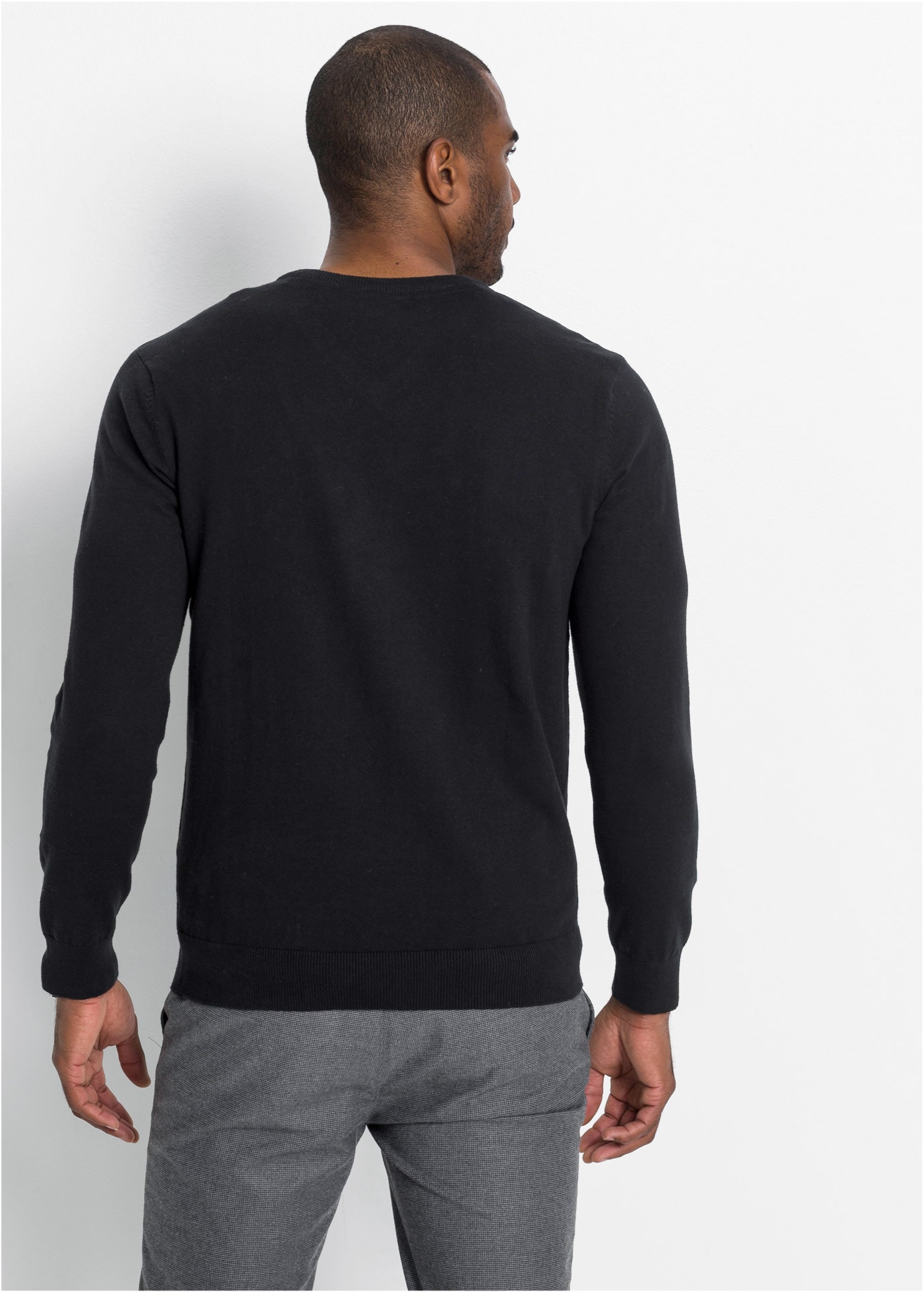 bonprix Pull en tricot »Feinstrickpullover in Regular Fit« aus Feinstrickmaterial, mit V-Ausschnitt, Regular Fit