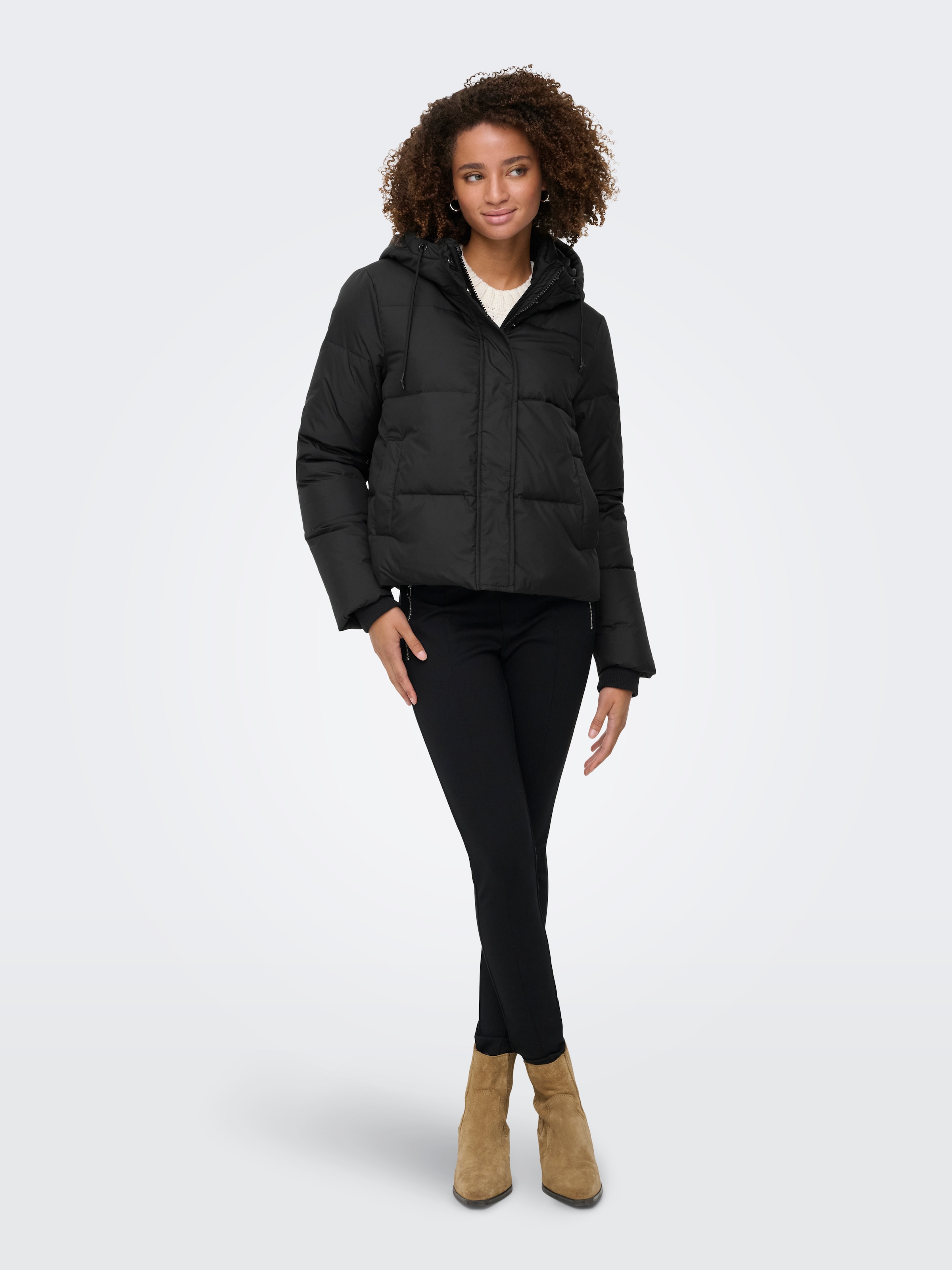 ONLY Veste matelassée »ONLALICE SHORT DOWN JACKET NOOS OTW« mit Kapuze