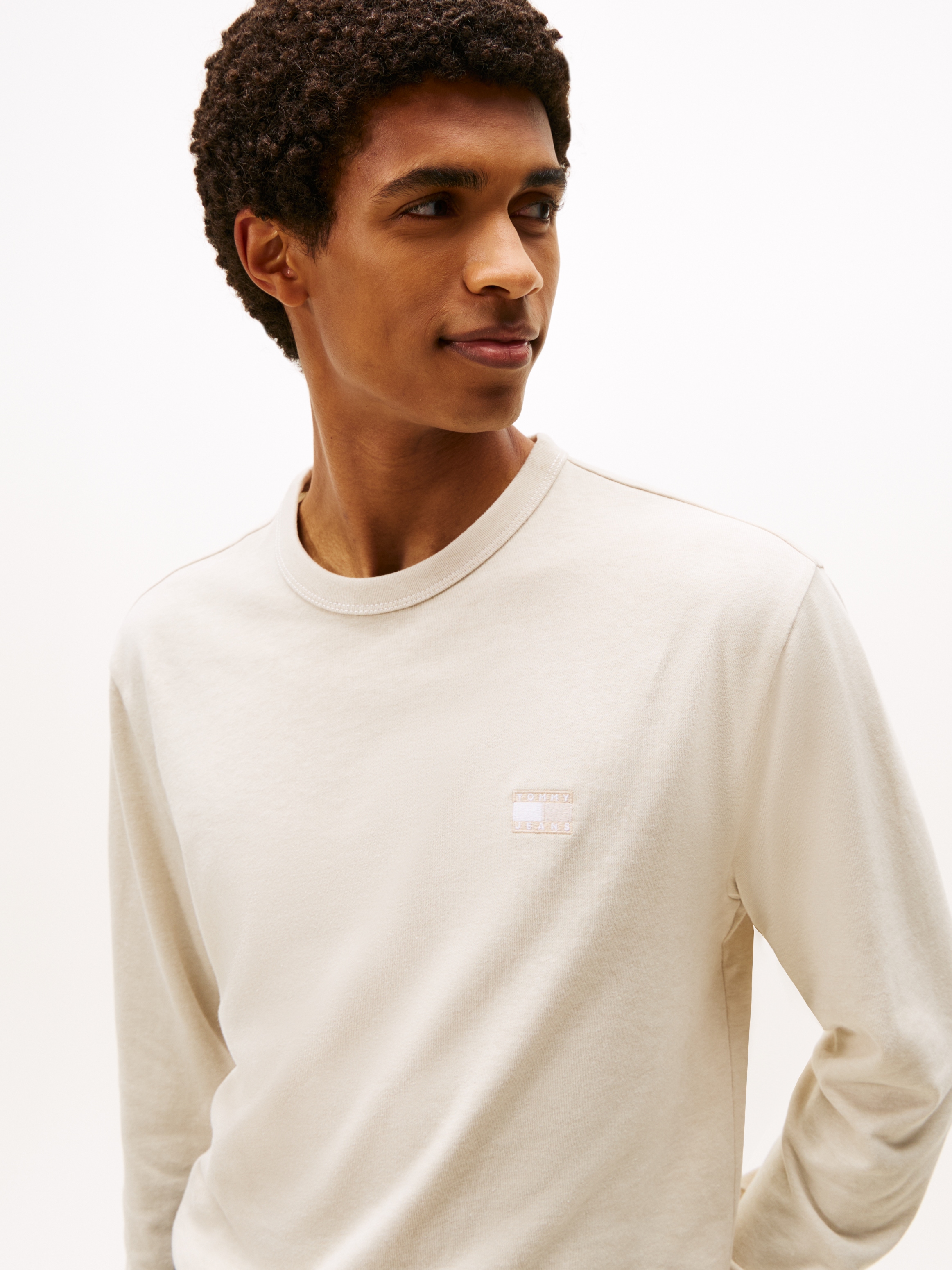Tommy Jeans T-shirt à manches longues »TJM REG BADGE« jersey, col rond, chiné, coupe régulière