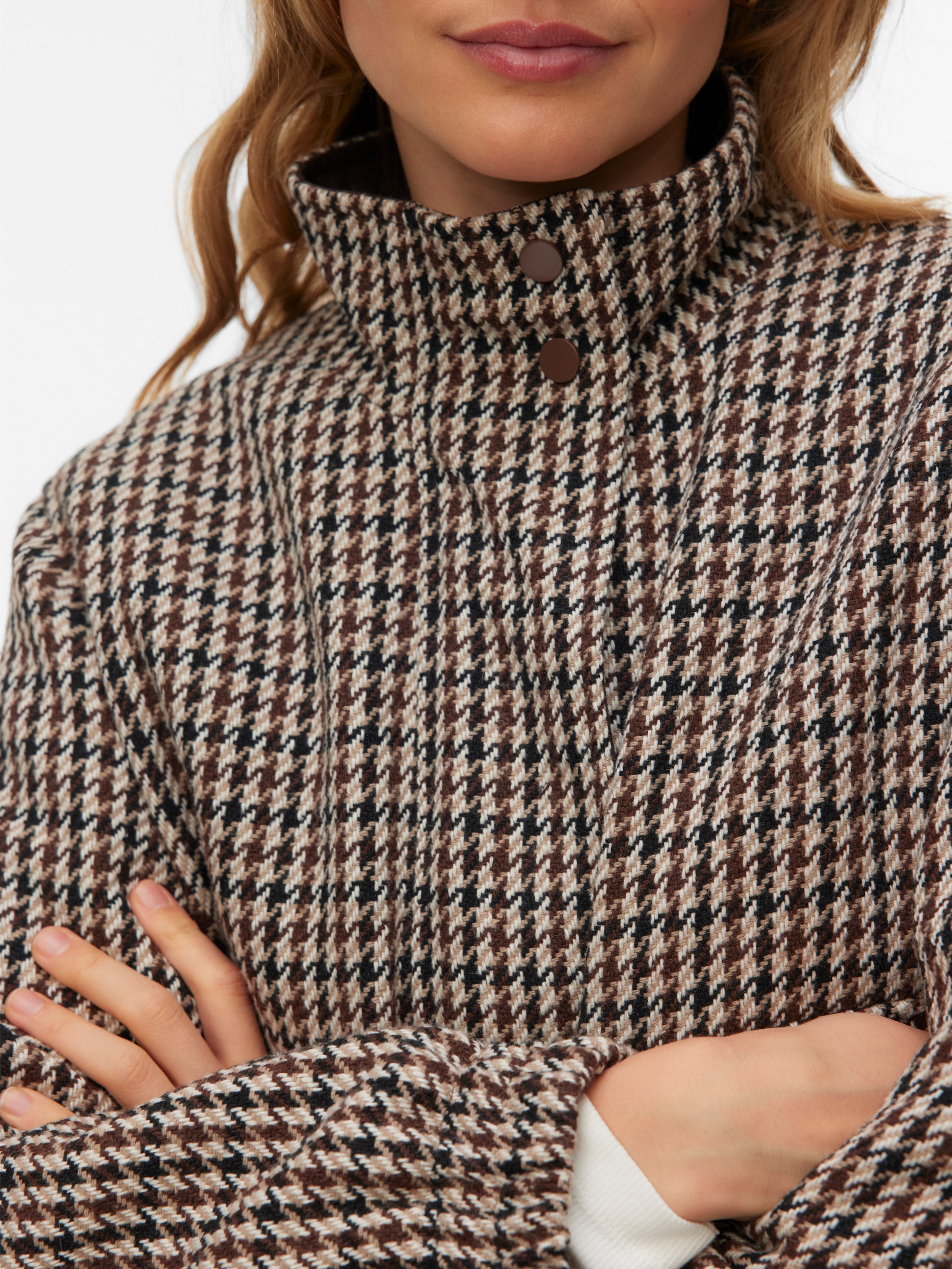 Vero Moda Veste courte »VMCHERYL SHORT CHECK JACKET ENT« Materialmix