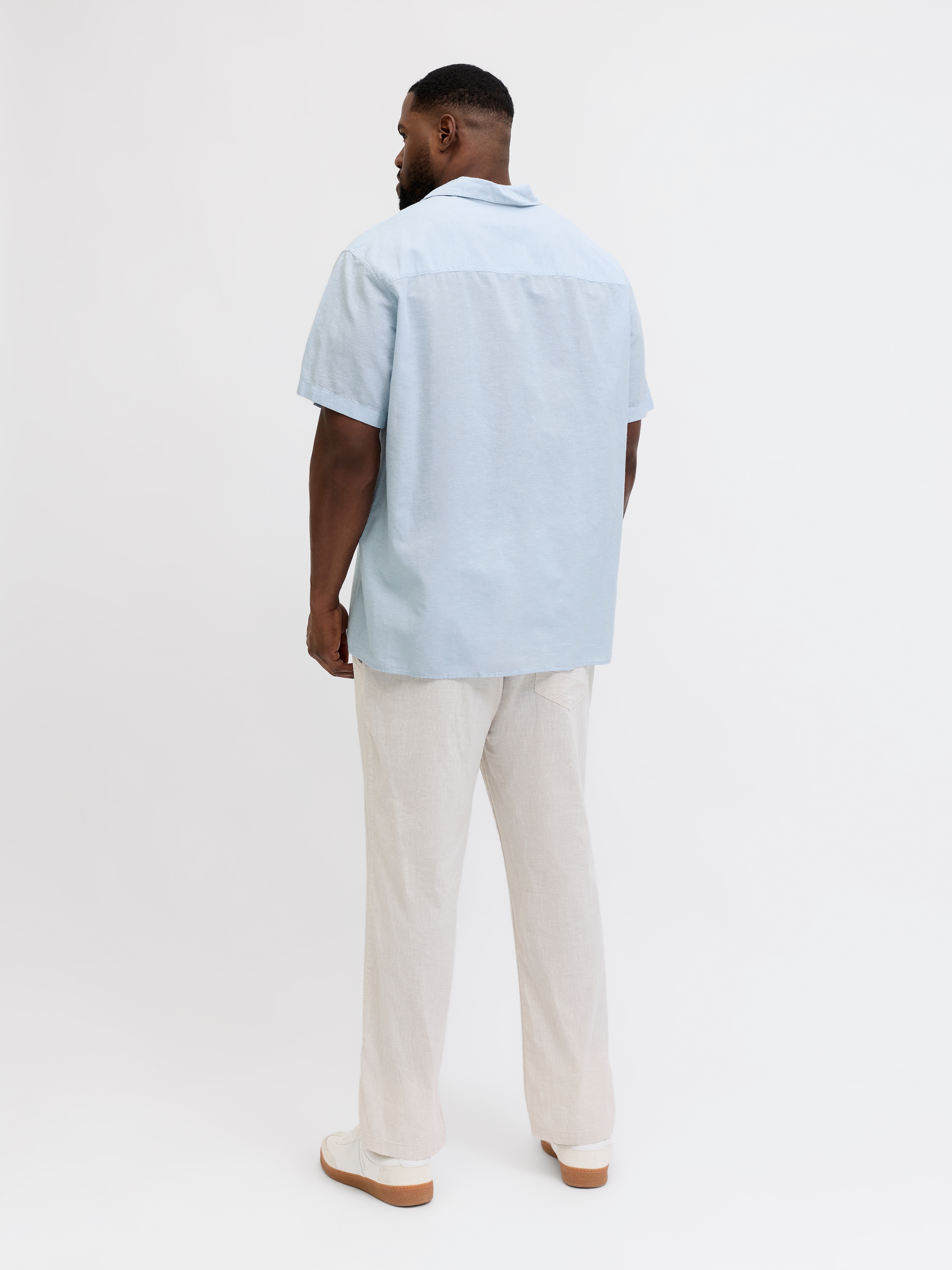 Jack & Jones PlusSize Chemise à manches courtes »JJEBREEZE LINEN BLEND RESORT SHIRT PLS« mit Leinen, regular fit