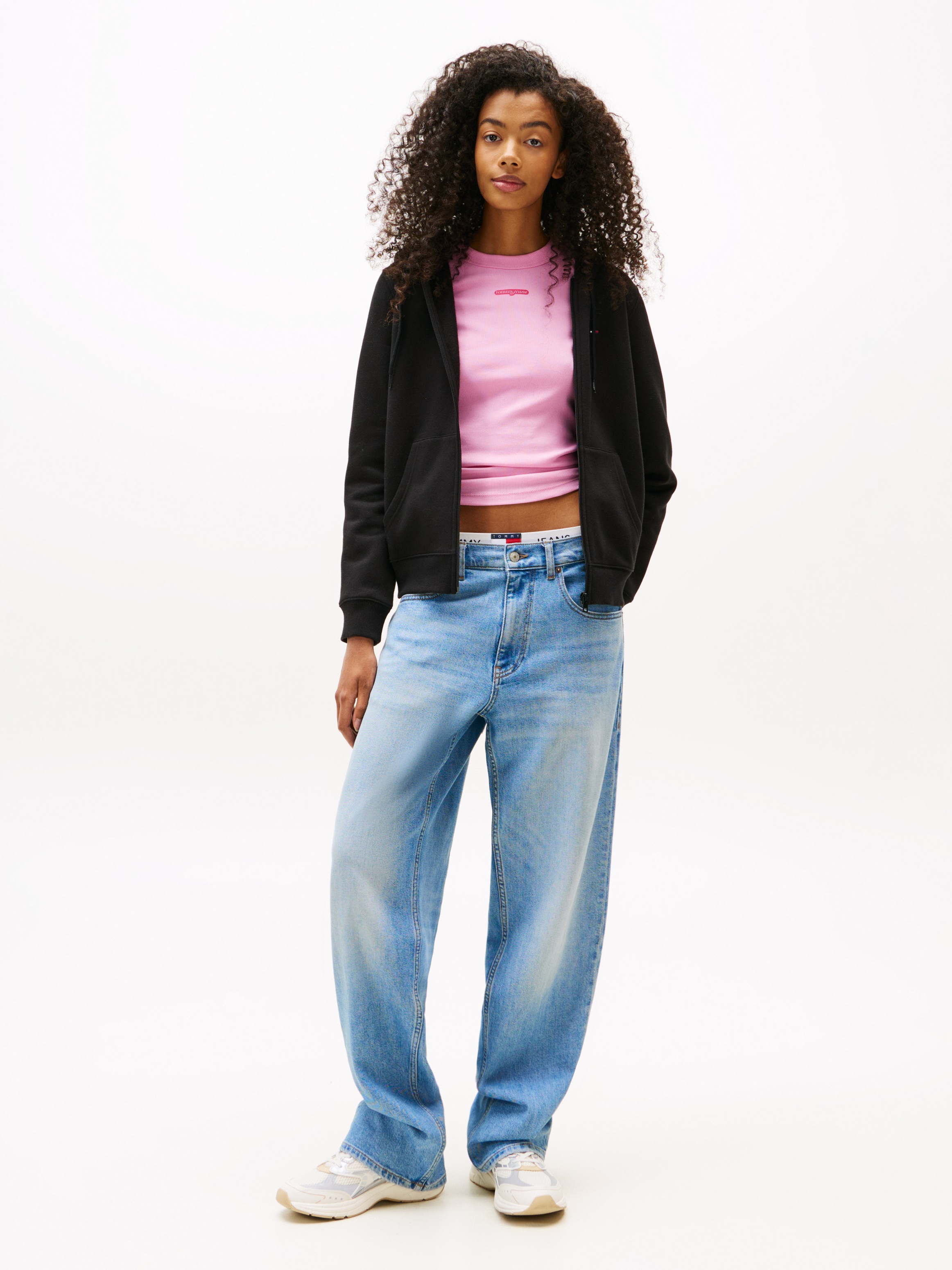 Tommy Jeans Sweatjacke »TJW REG S FLAG ZIP THRU« mit Logostickerei
