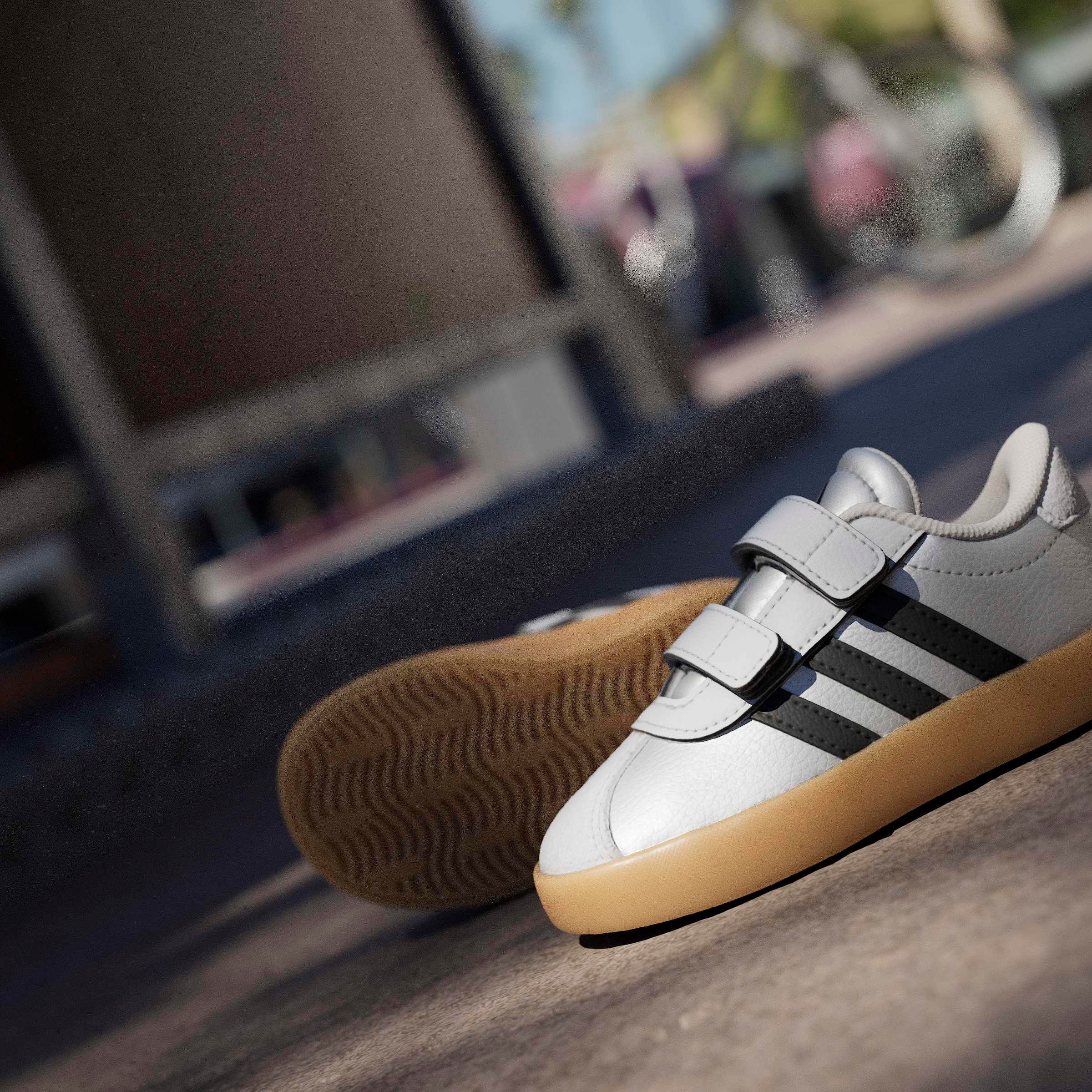 adidas Sportswear Chaussures à scratch »VL COURT 3.0 KIDS«  inspiriert vom Design des adidas samba, für Kinder