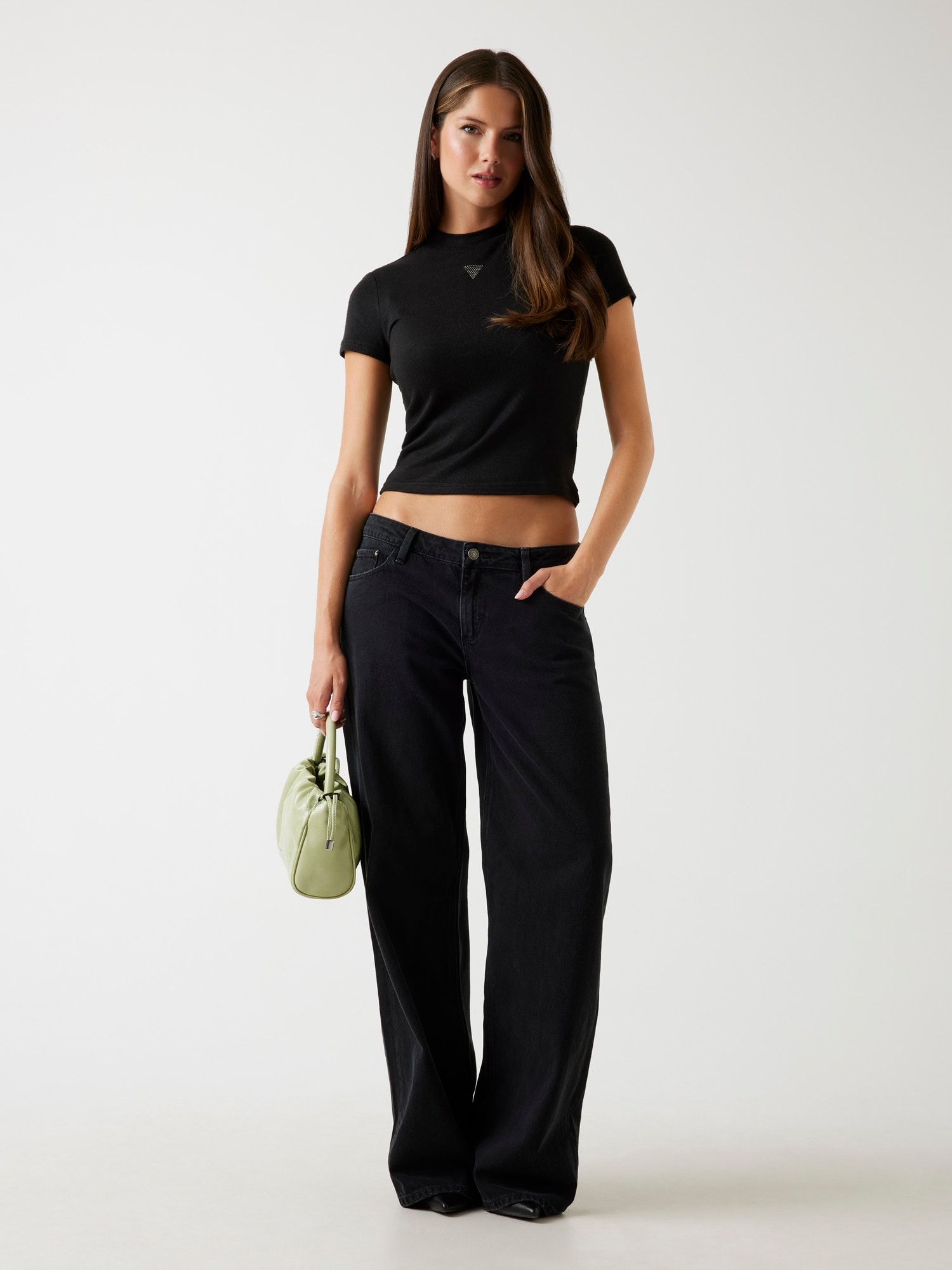 Guess Stehkragenshirt »SS LICIA MOCK NK TOP« mit Strass-Logo, Viskosemix