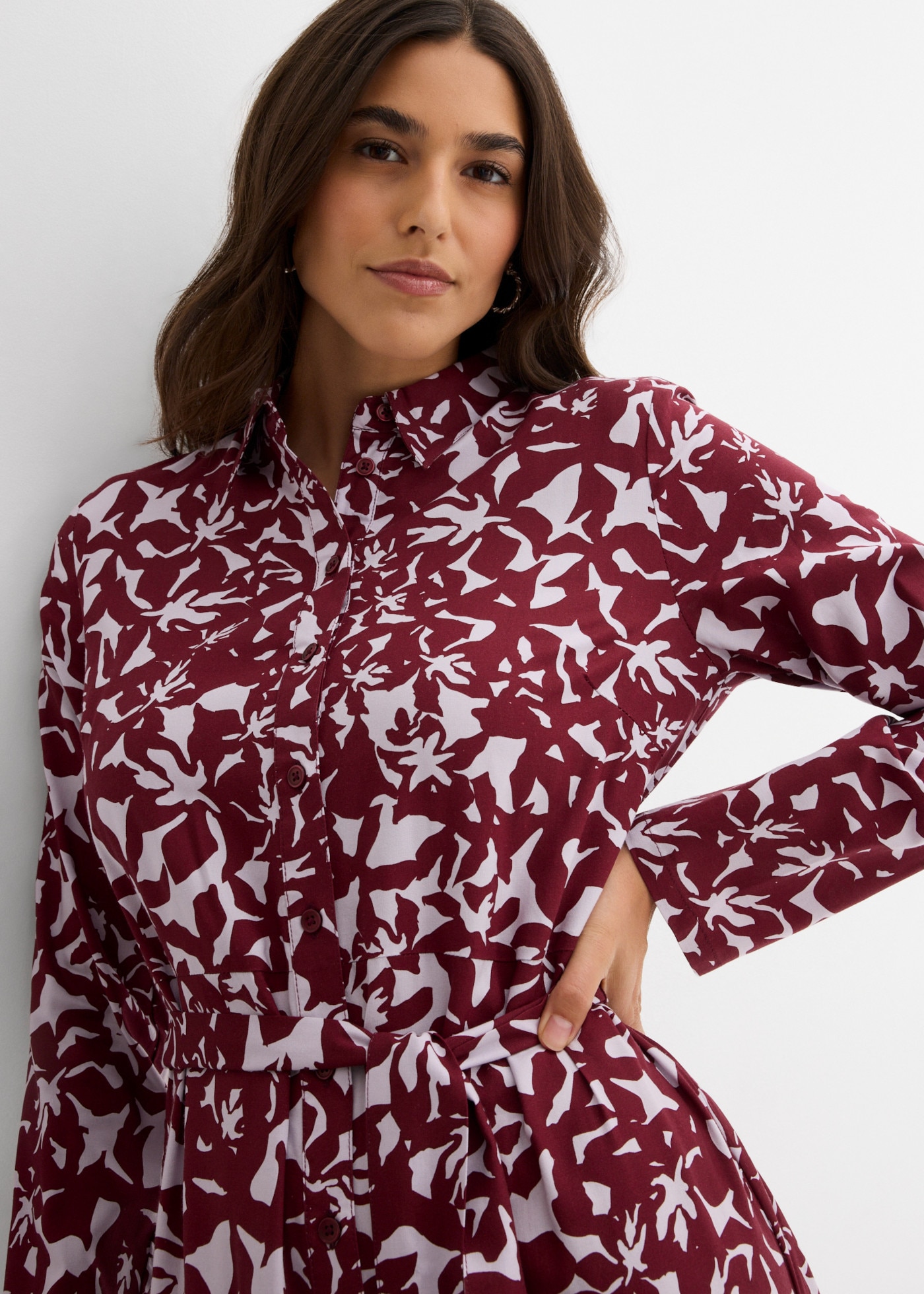 bonprix Robe chemisier avec col chemisier, en viscose, coupe fluide