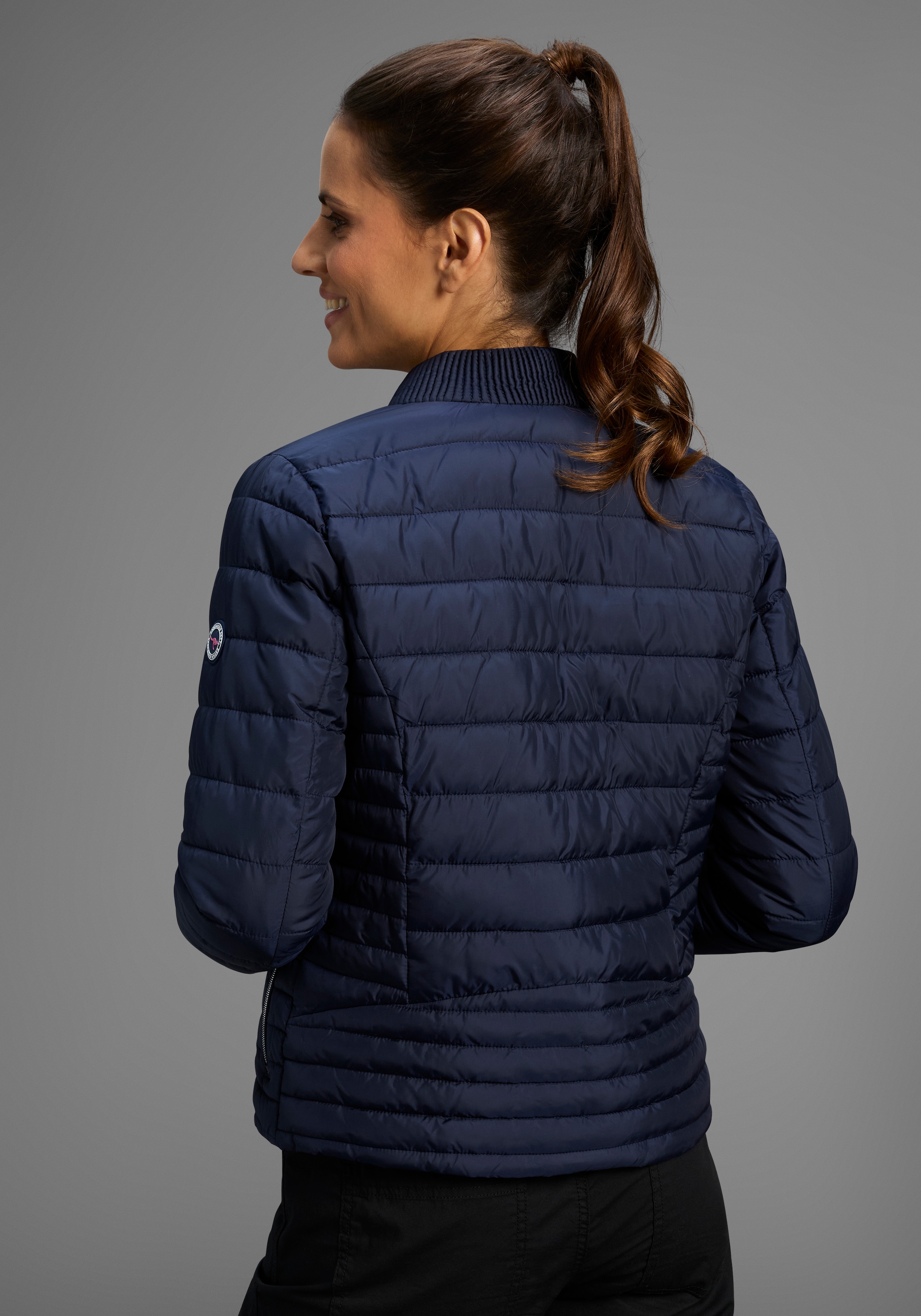 KangaROOS Veste matelassée figurbetonter Schnitt,  hüftlange Passform