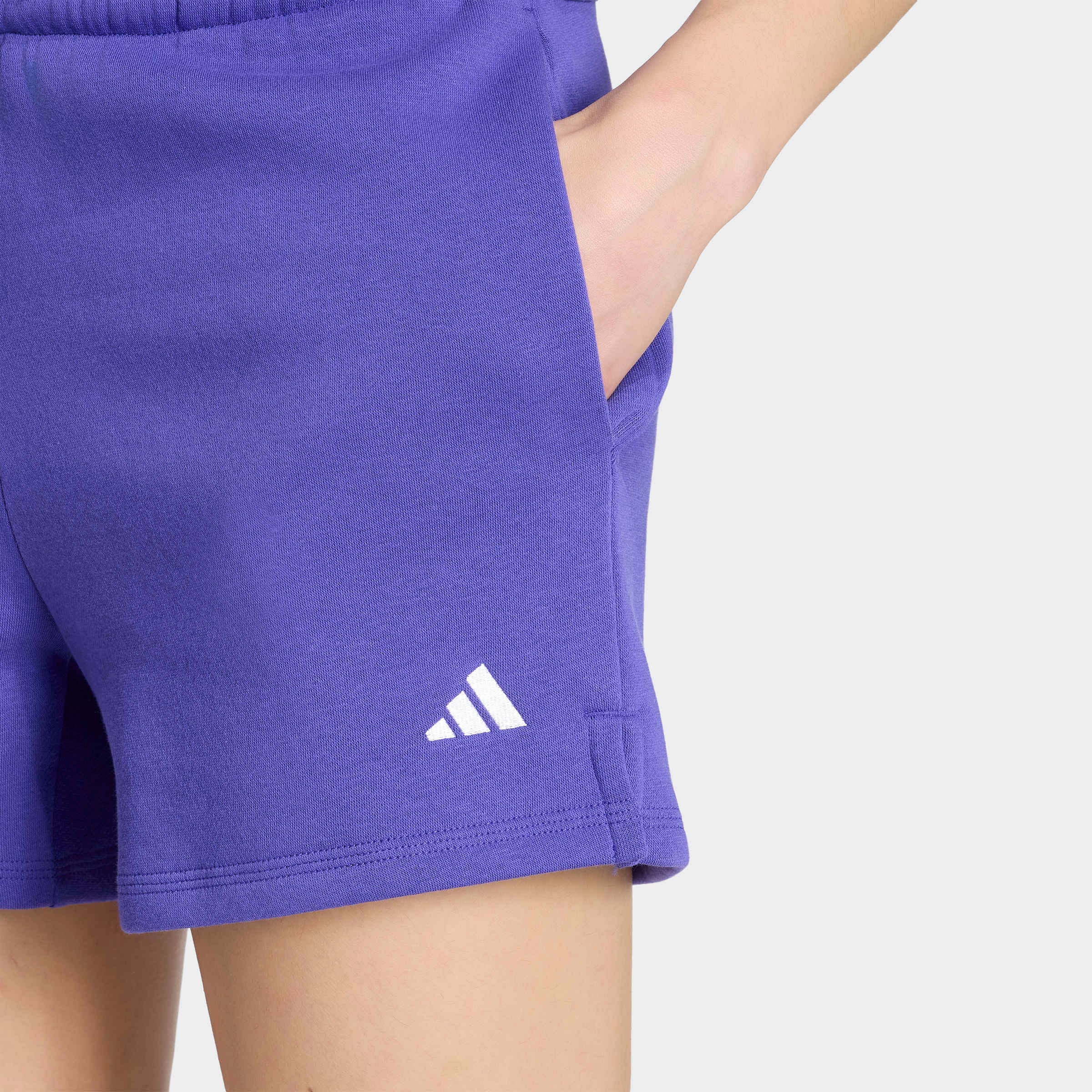 adidas Sportswear Shorts »ESSENTIALS SMALL LOGO FEELCOZY«