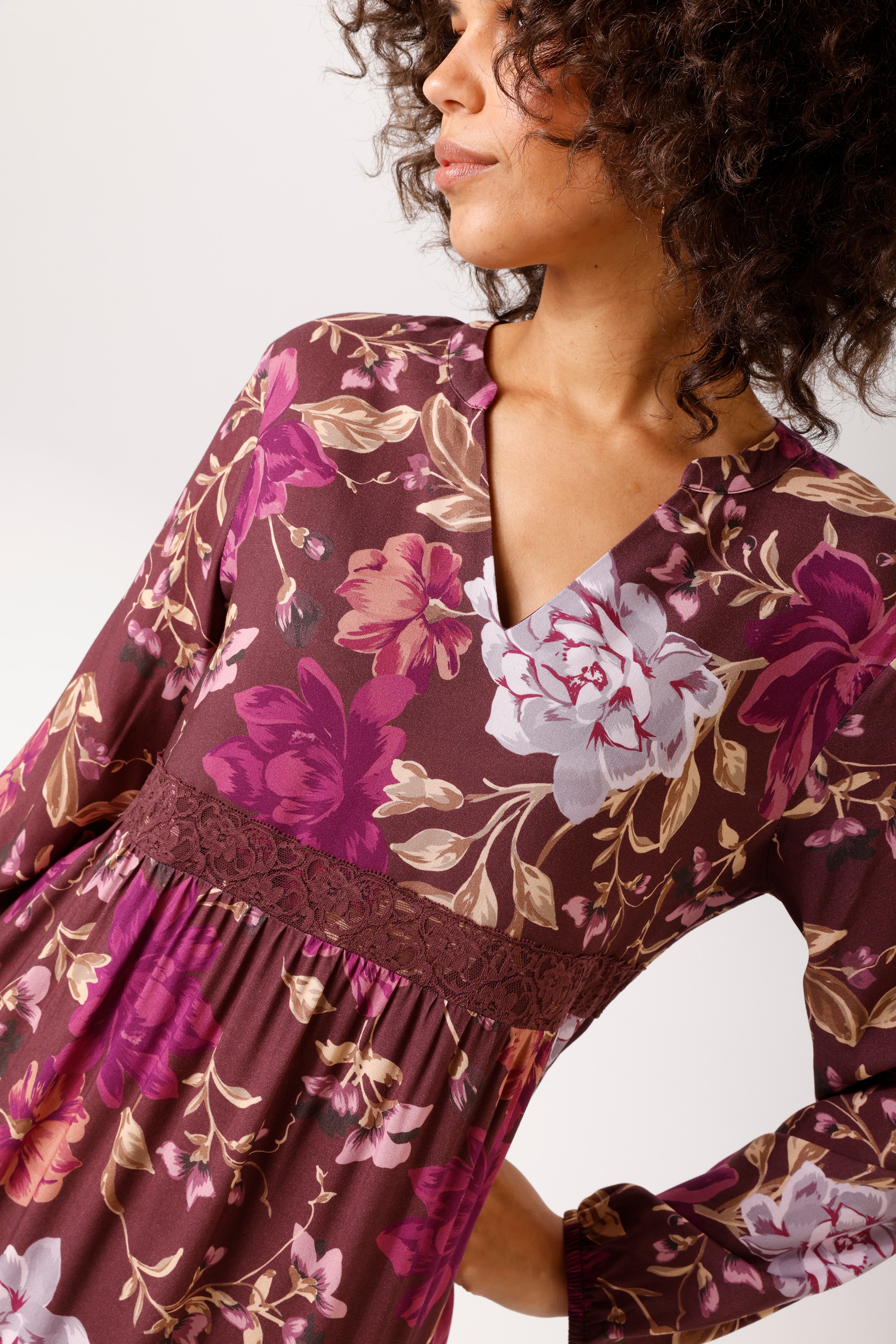 Aniston CASUAL Maxi robe orné de bordures en dentelle - NOUVELLE COLLECTION