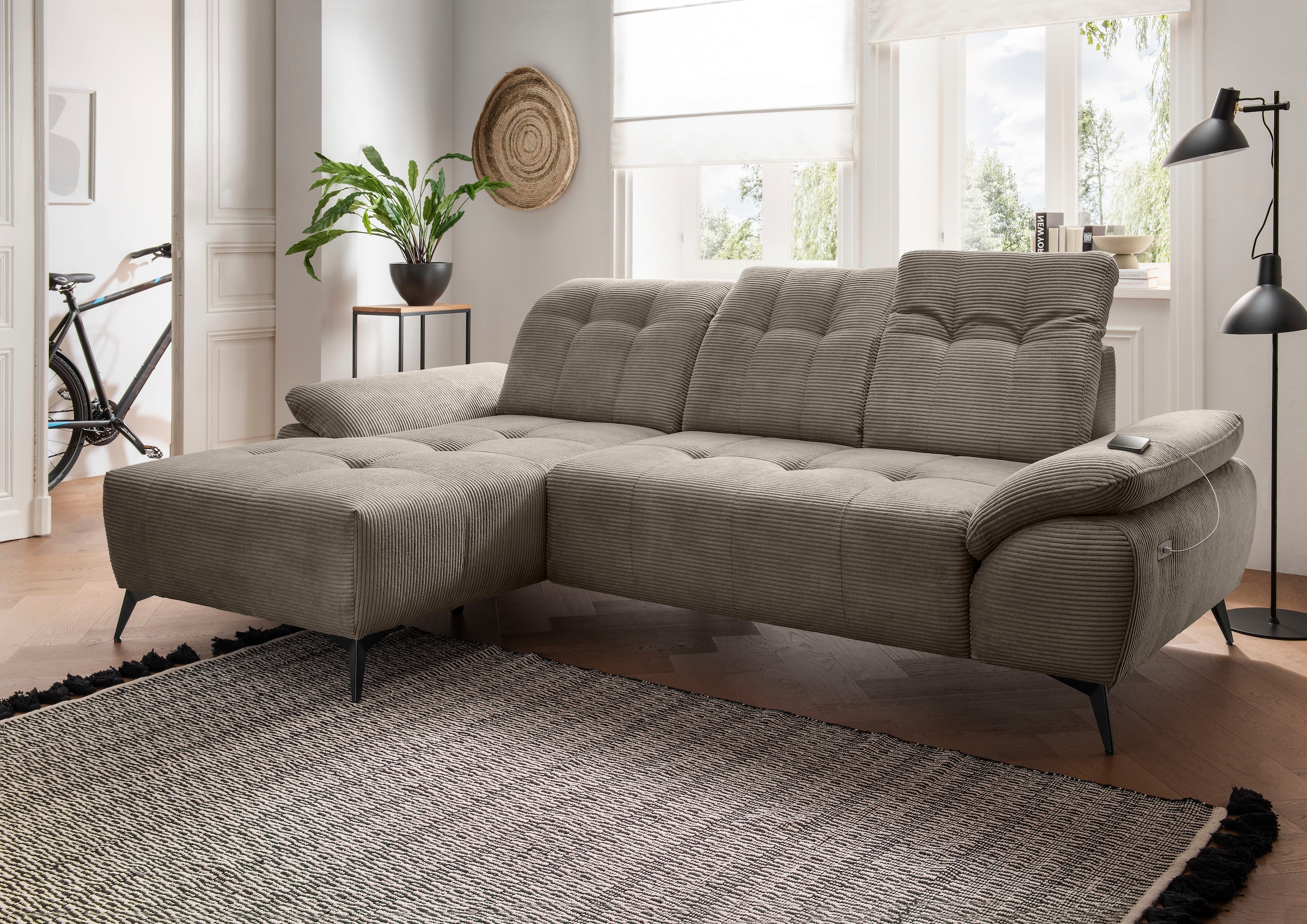 Home affaire Ecksofa »Lazio modern und bequem, schmale Armlehnen, tolle Detailverarbeitung« zwei verschiedene Fussfarben wählbar