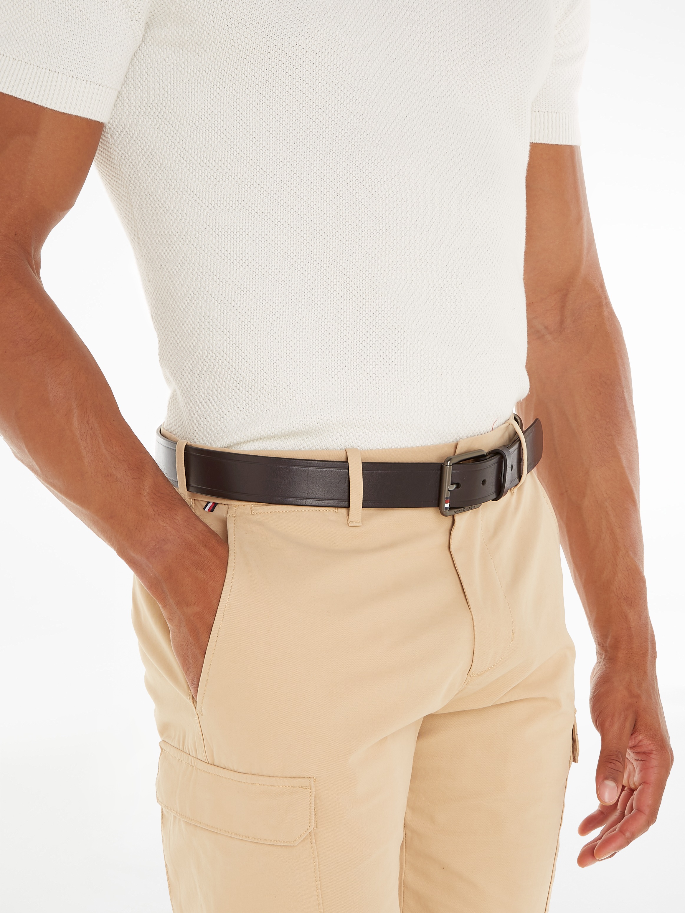 Tommy Hilfiger Ledergürtel »CASUAL 3.5 cm breit« mit Metall-Label an der Schliesse