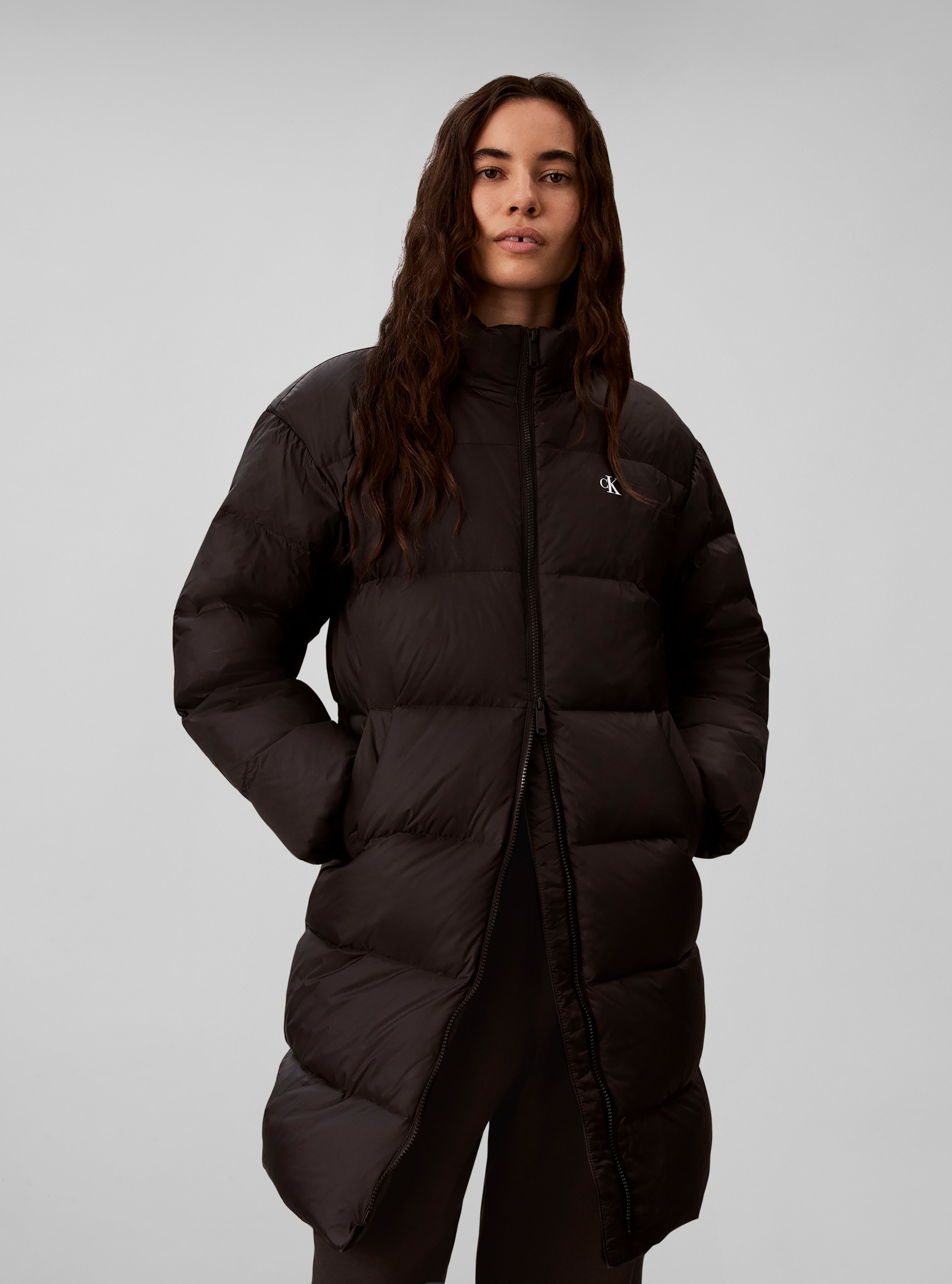 Calvin Klein Jeans Manteau matelassé »ESSENTIAL LONG DOWN PUFFER« coupe régulière avec capuche