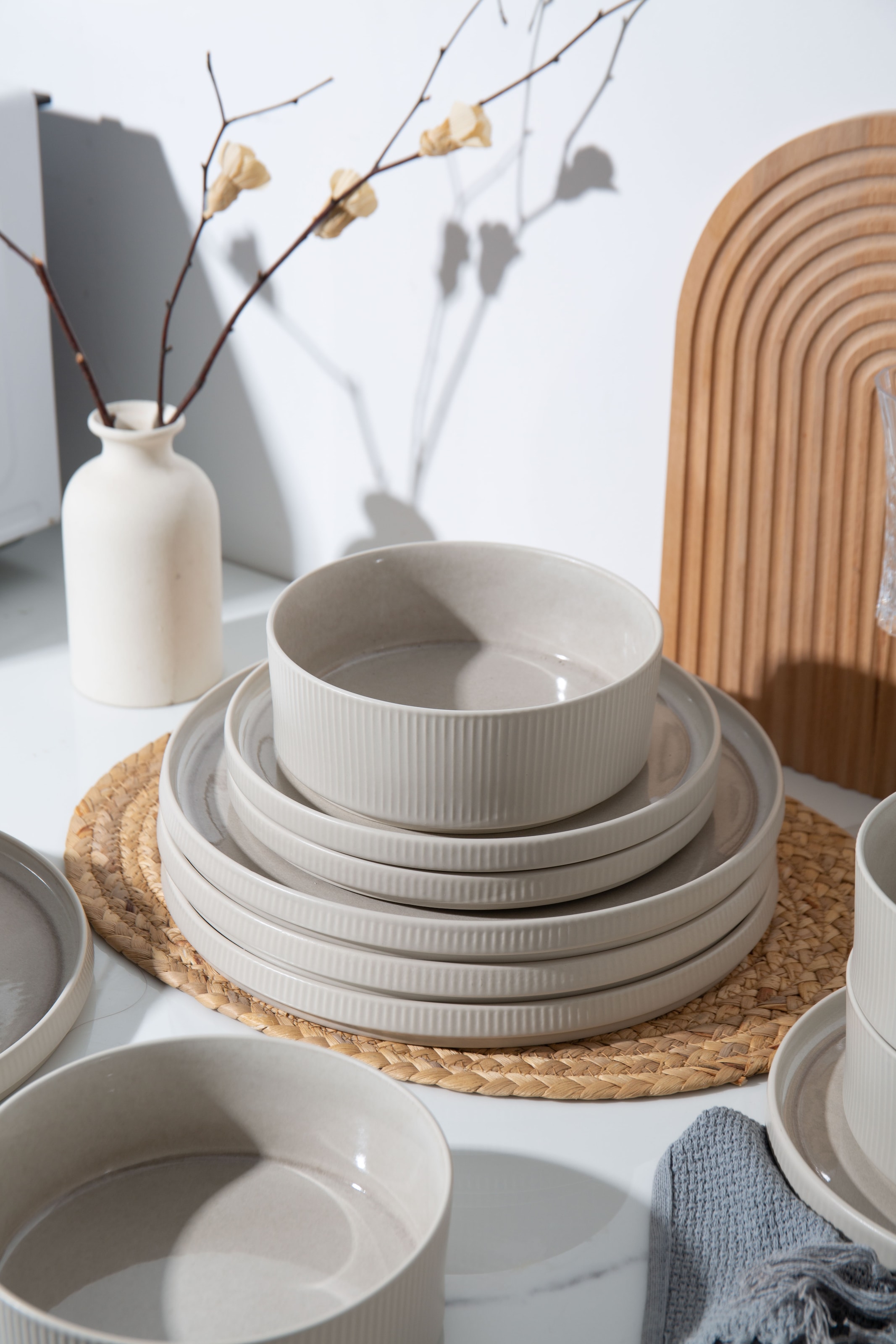 GOODproduct Geschirr-Set »Ylvii, aussen matt, innen reaktiv glasiert« spülmaschinenfest und mikrowellengeeignet